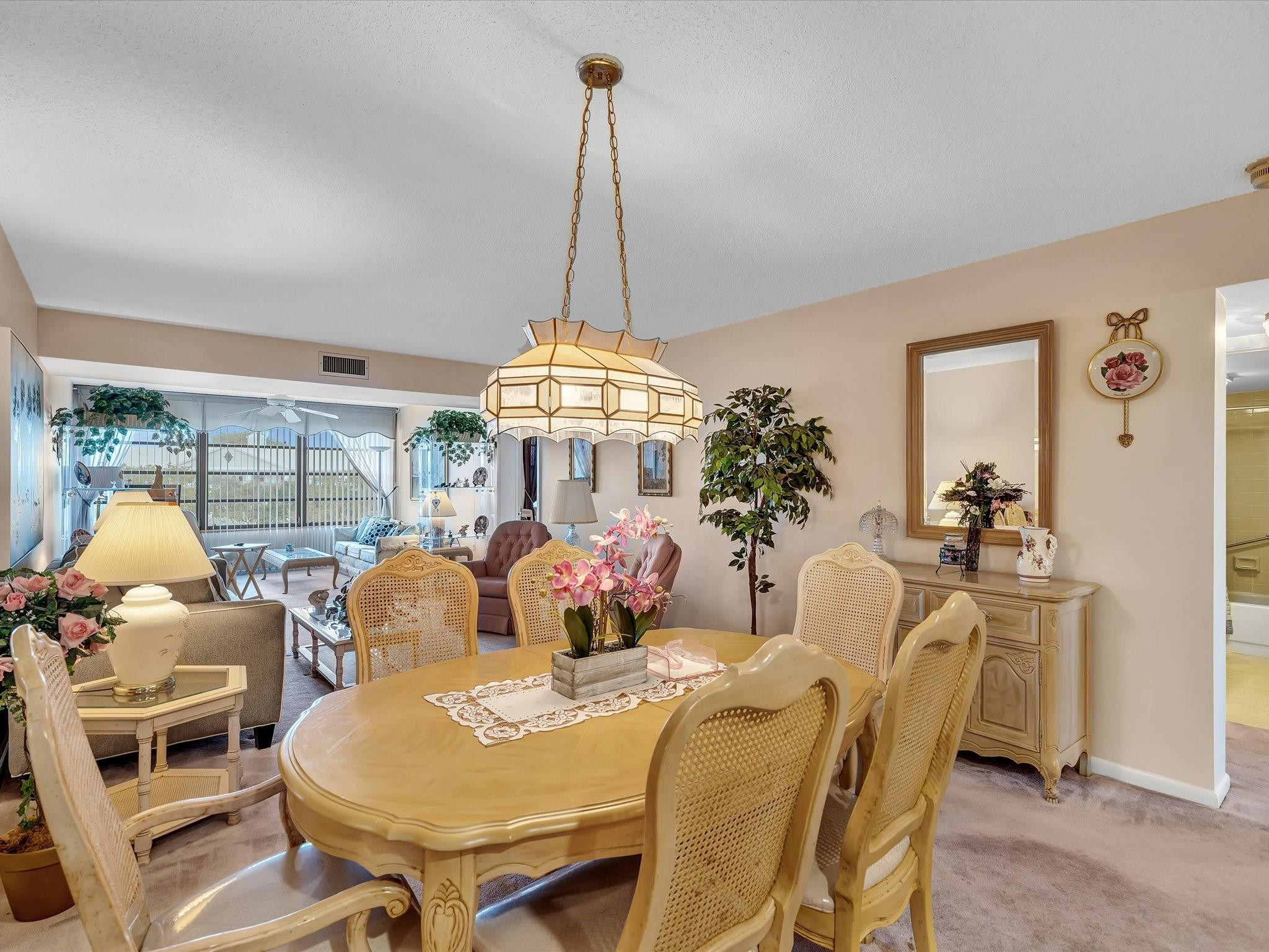 6049 Balboa Cir 406