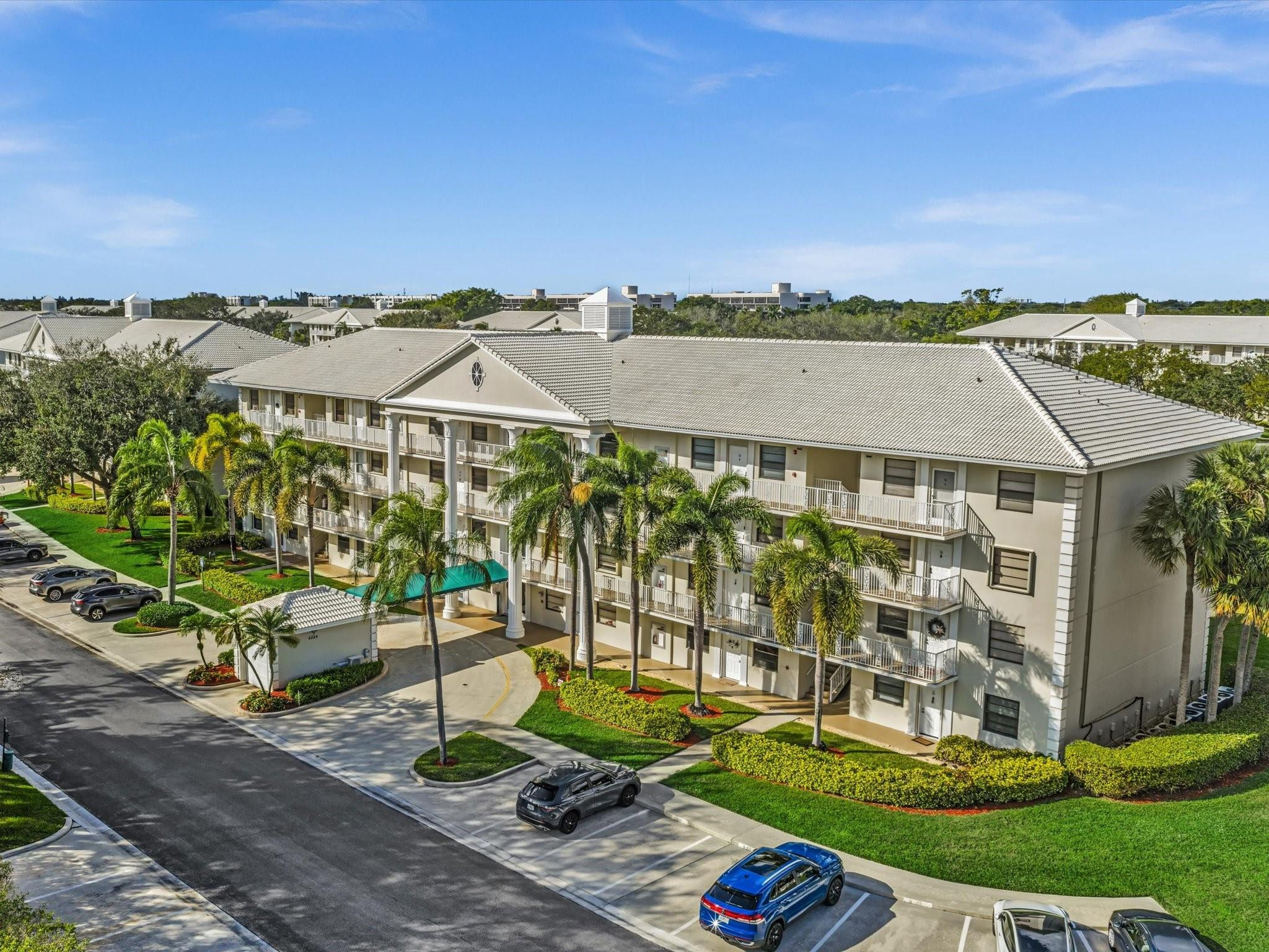 6049 Balboa Cir 406