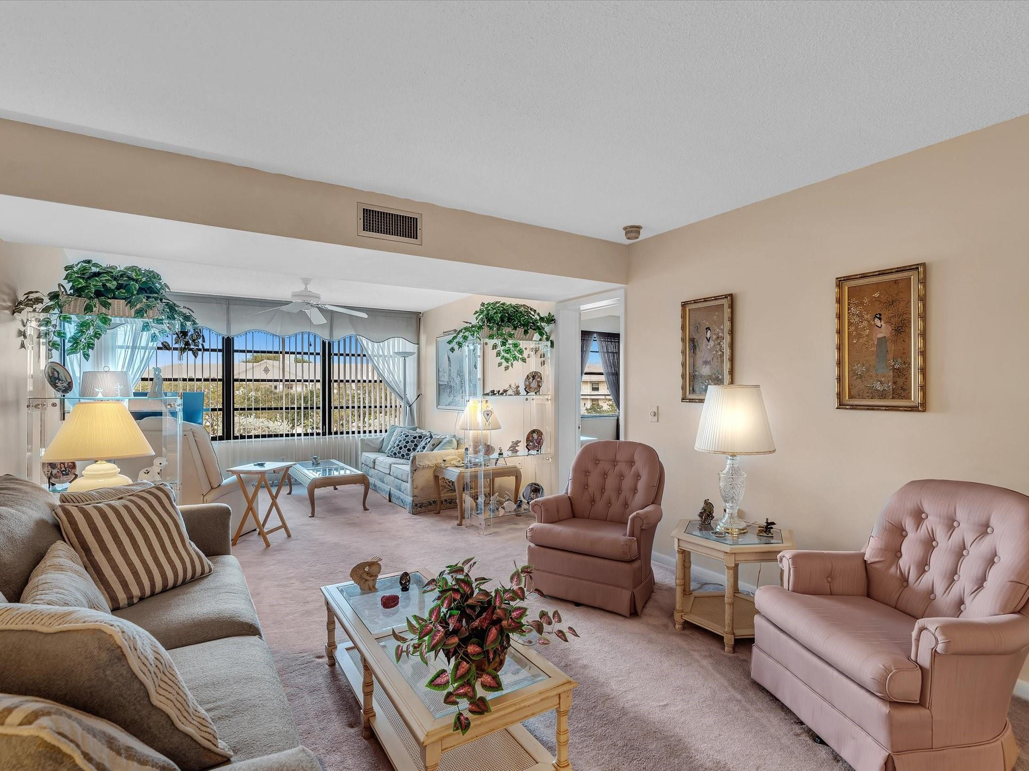 6049 Balboa Cir 406
