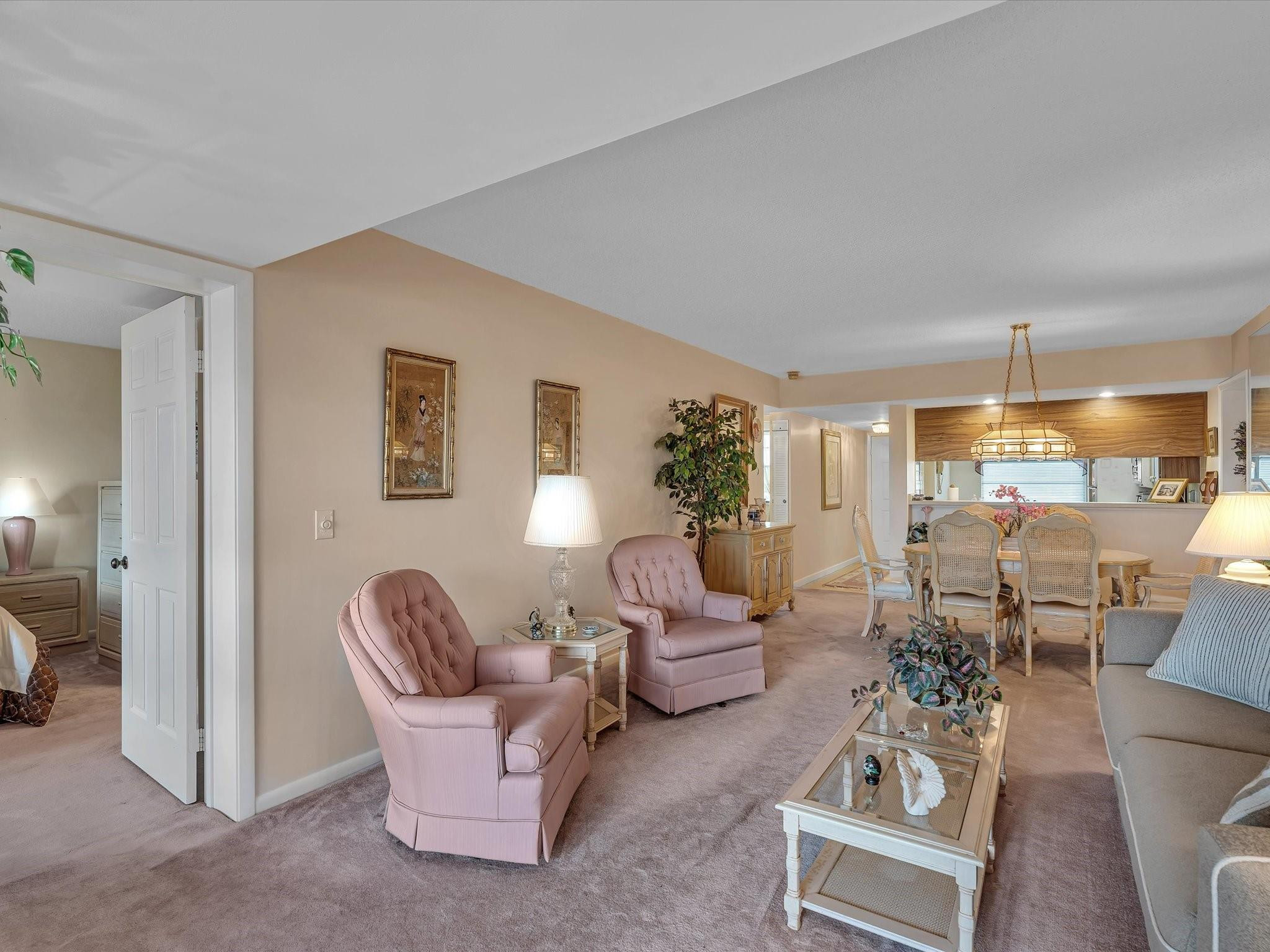 6049 Balboa Cir 406