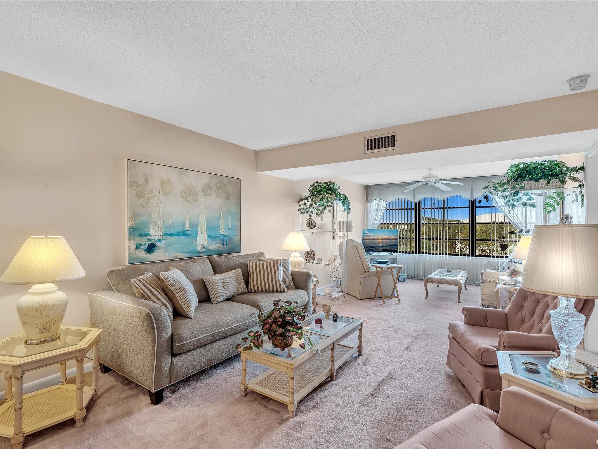 6049 Balboa Cir 406