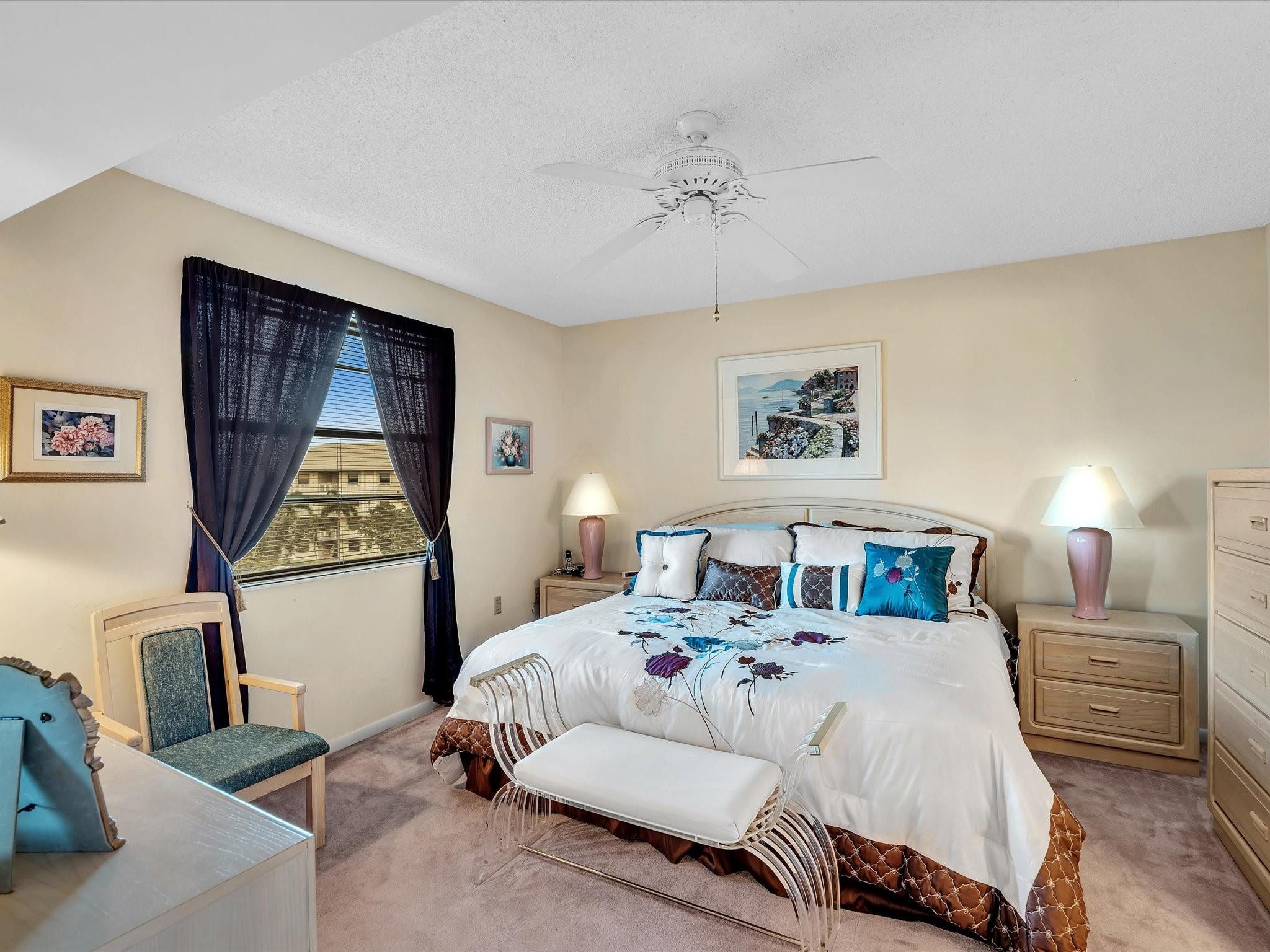 6049 Balboa Cir 406