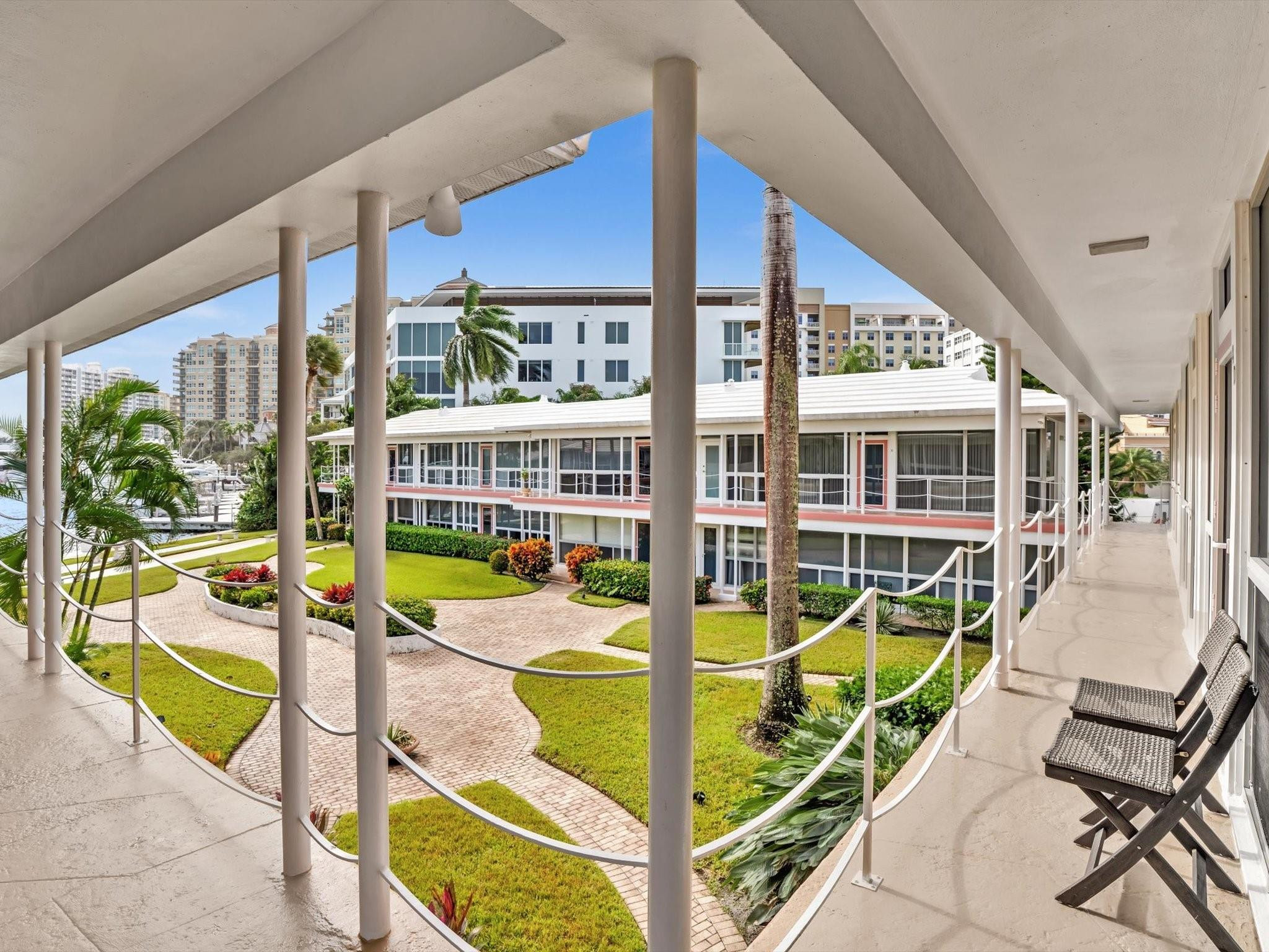 1124 Seminole Drive 4D