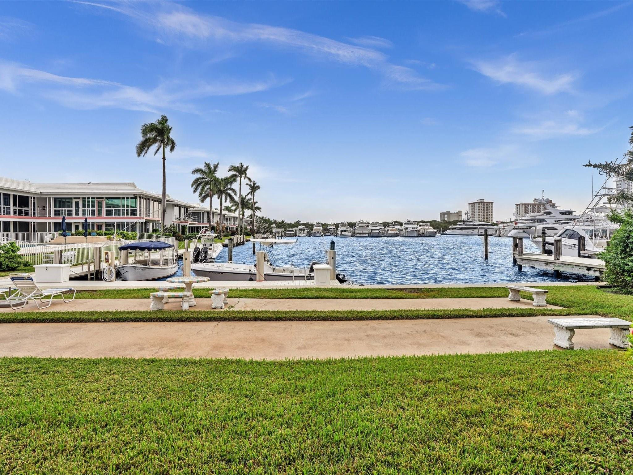 1124 Seminole Drive 4D