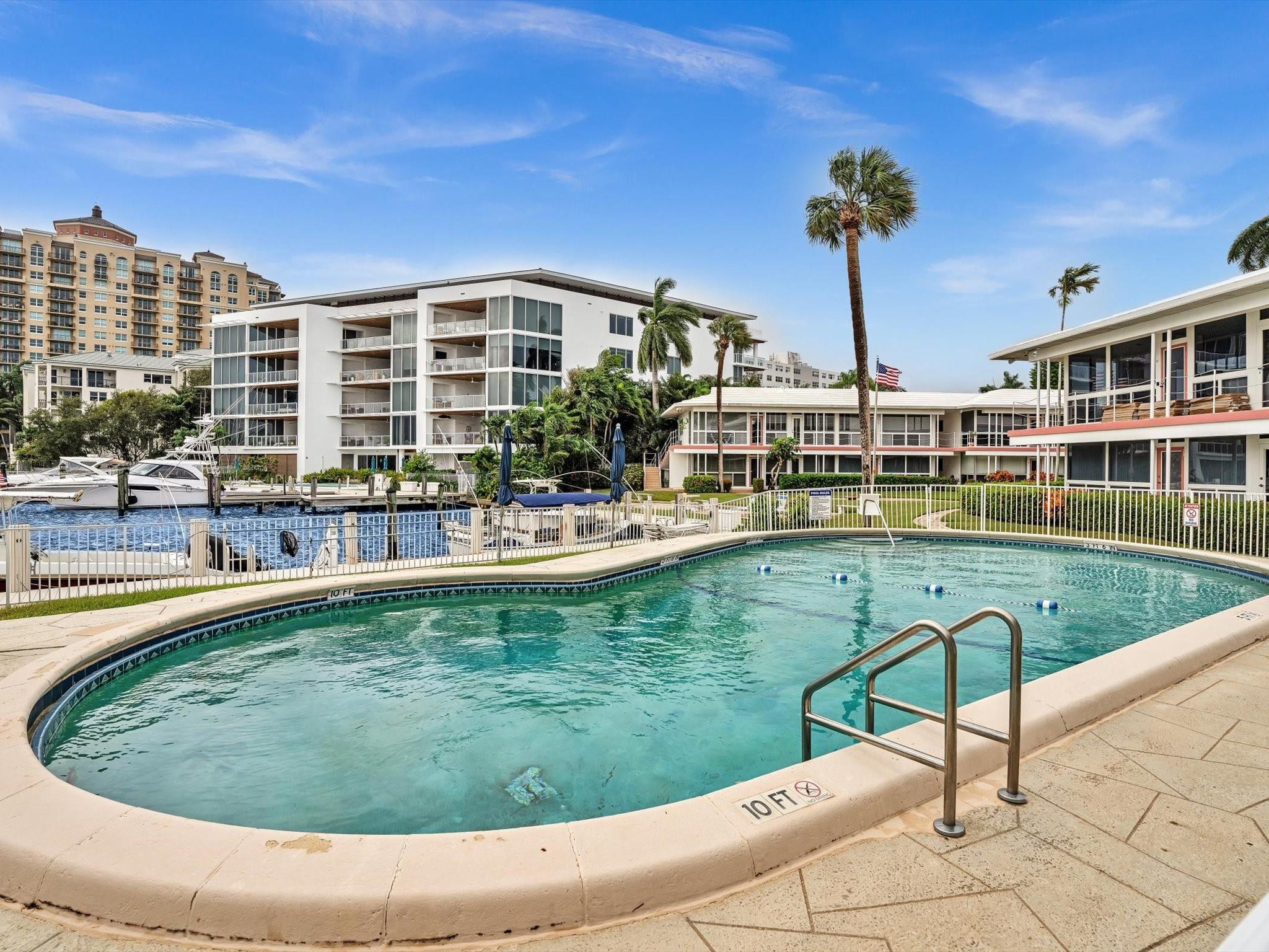 1124 Seminole Drive 4D