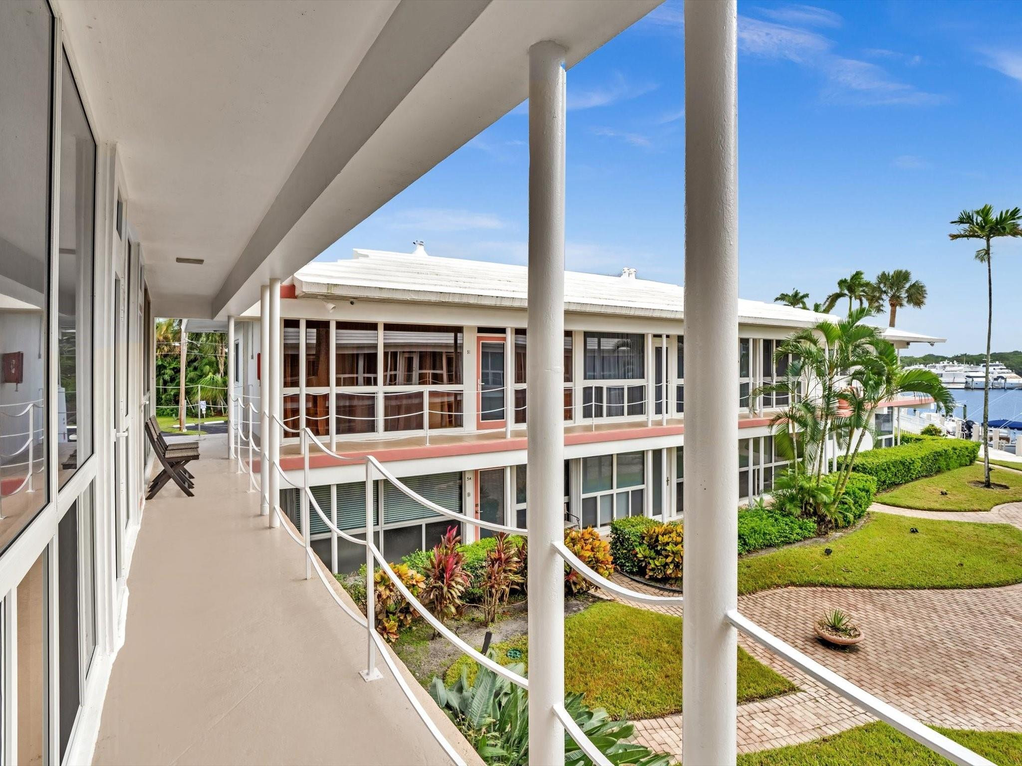 1124 Seminole Drive 4D