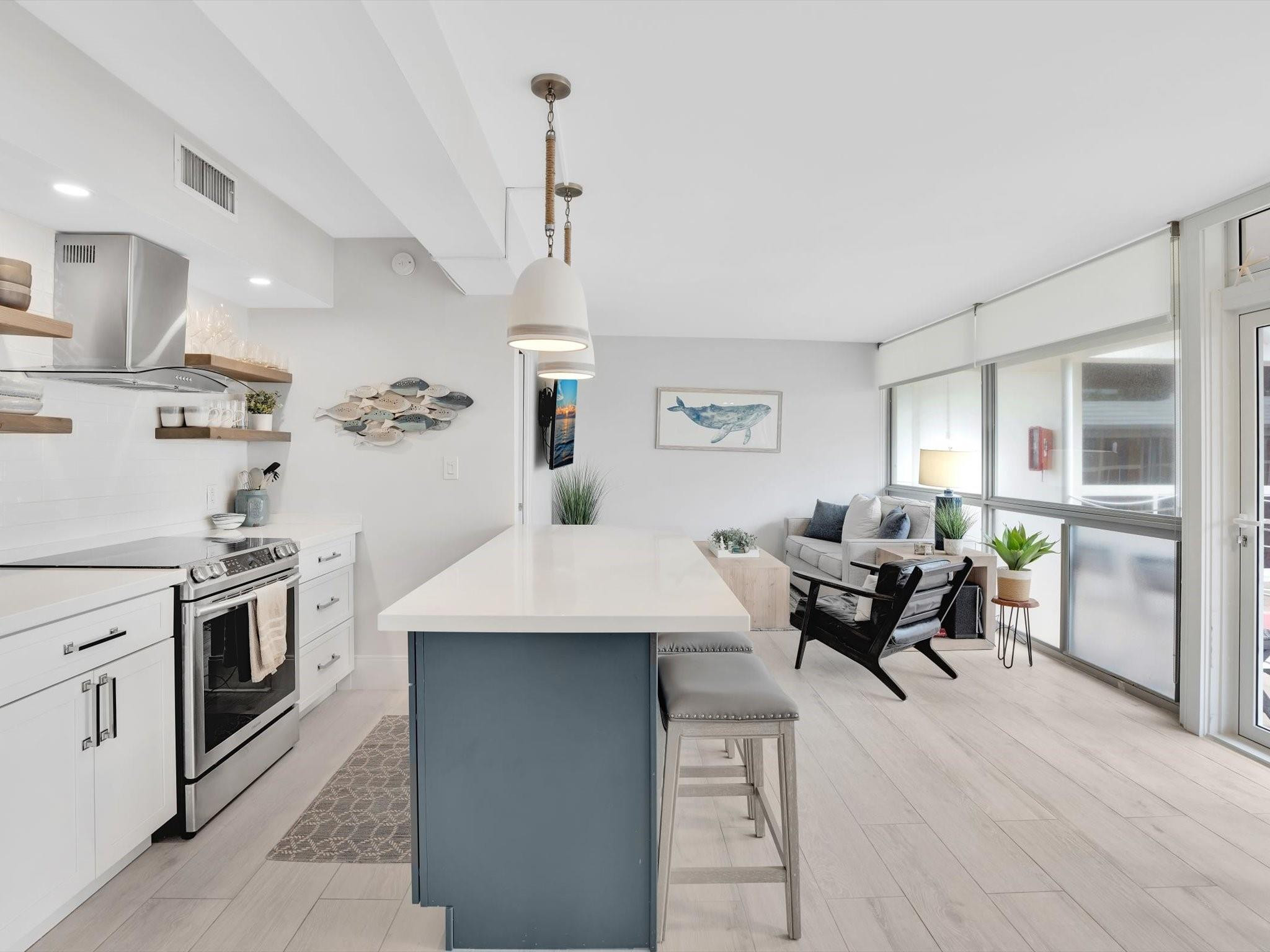 1124 Seminole Drive 4D