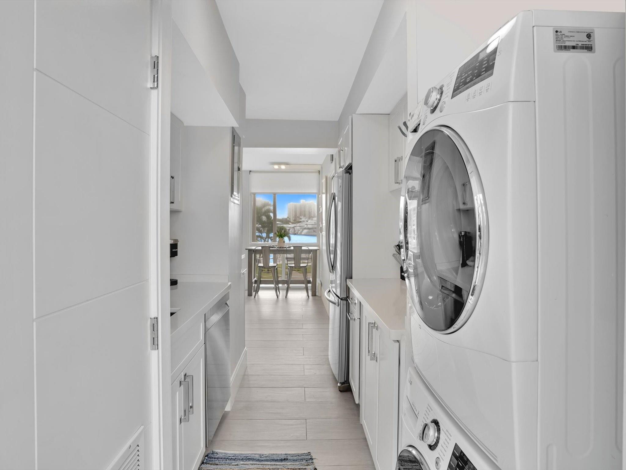 1124 Seminole Drive 4D