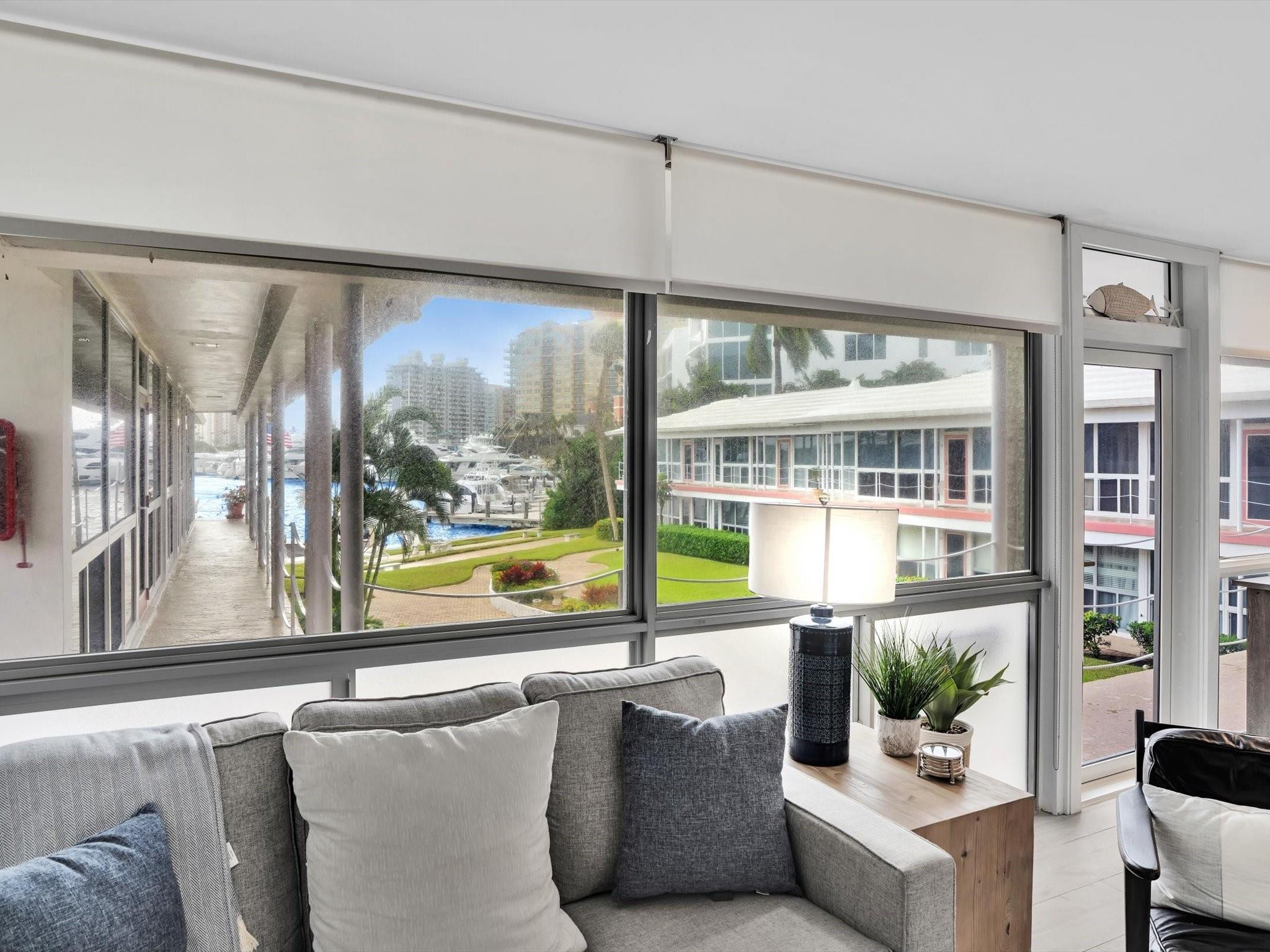 1124 Seminole Drive 4D