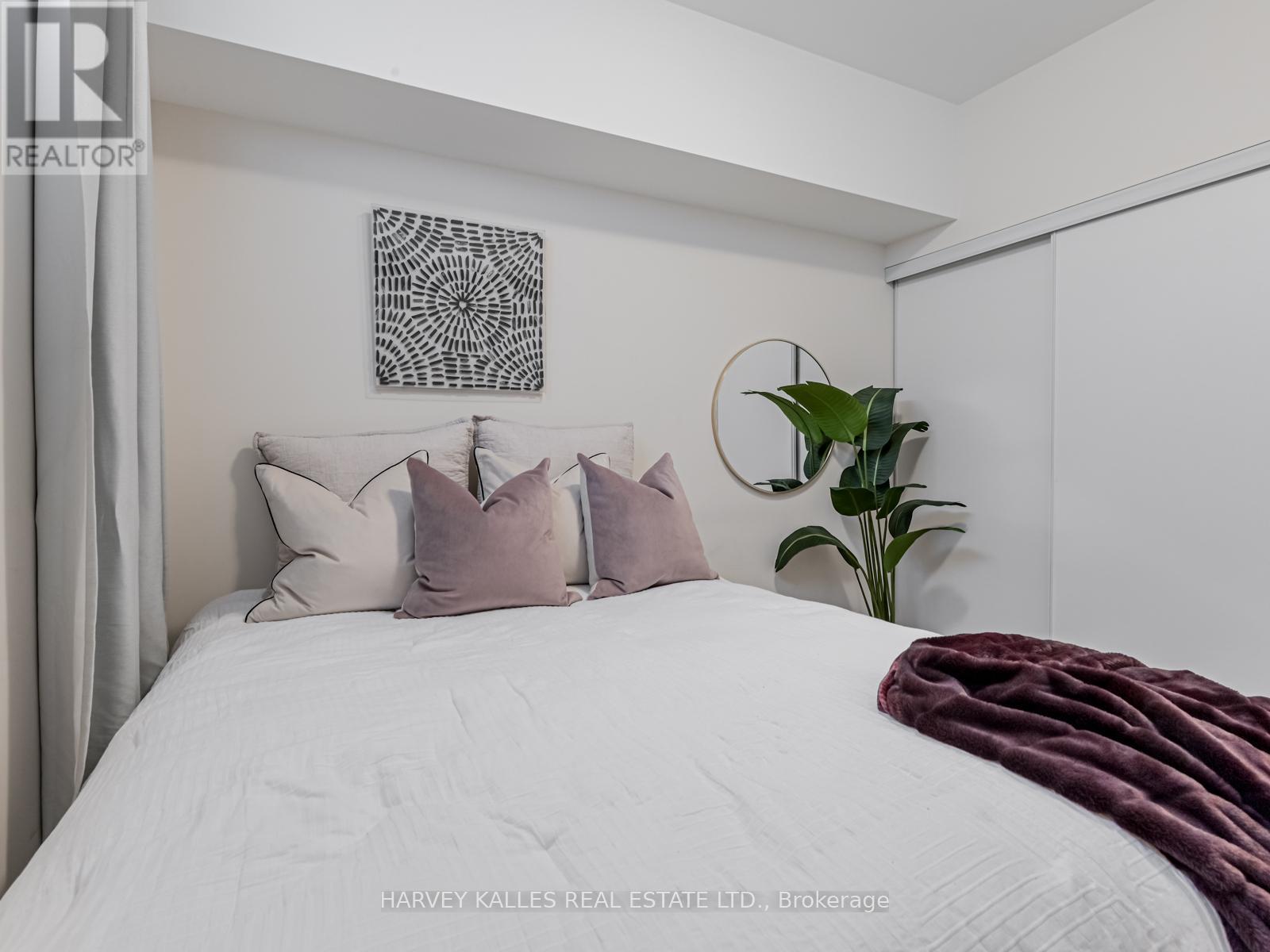 55 - 19 ELDORA AVENUE