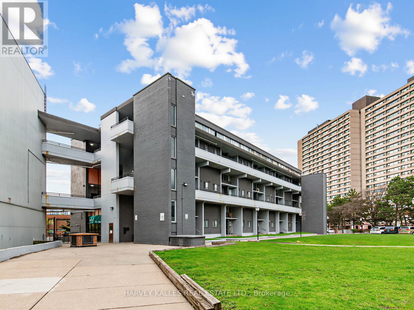 310 - 55 SUNNY GLENWAY