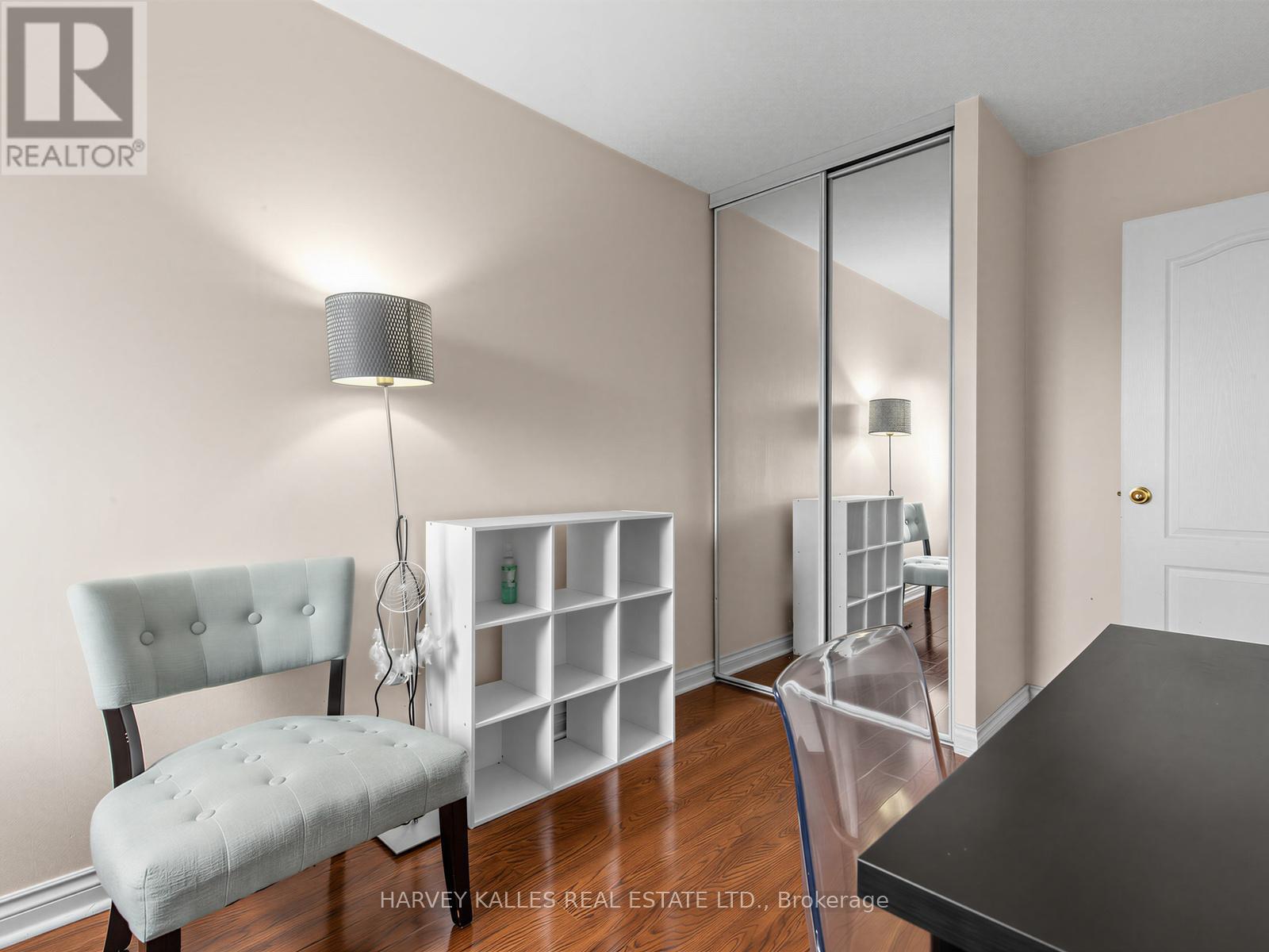 310 - 55 SUNNY GLENWAY