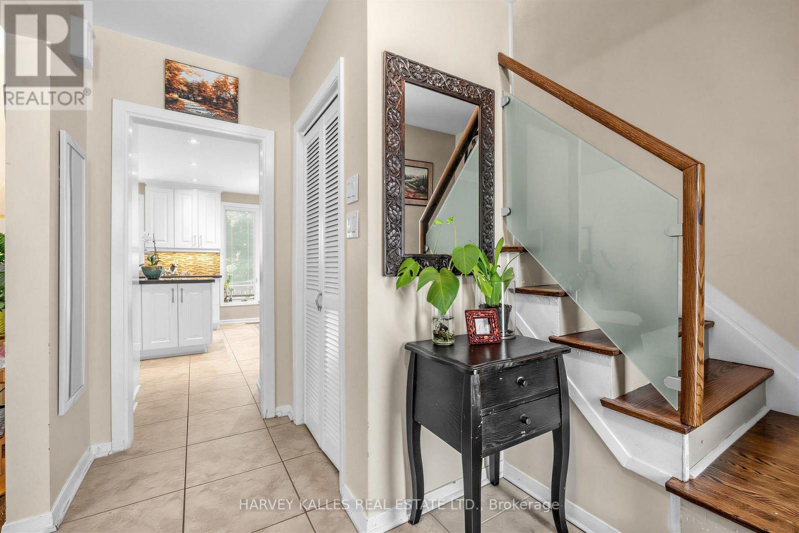 12 LONGHOPE PLACE