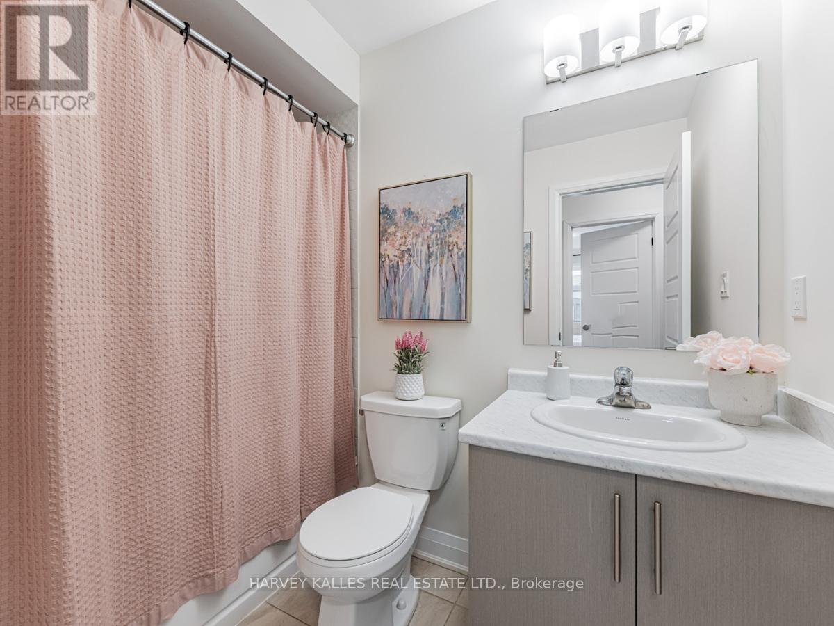 22 - 250 FINCH AVENUE