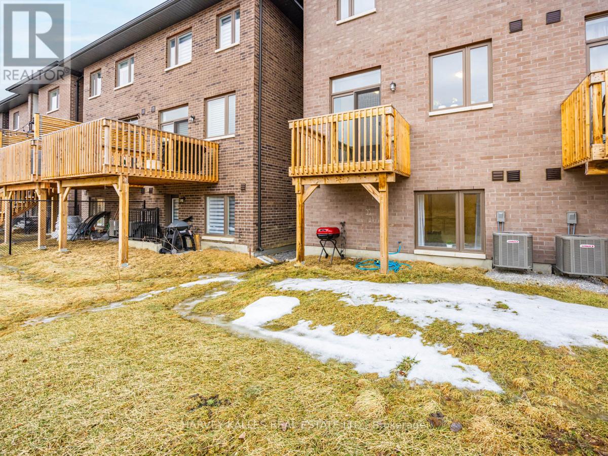 22 - 250 FINCH AVENUE