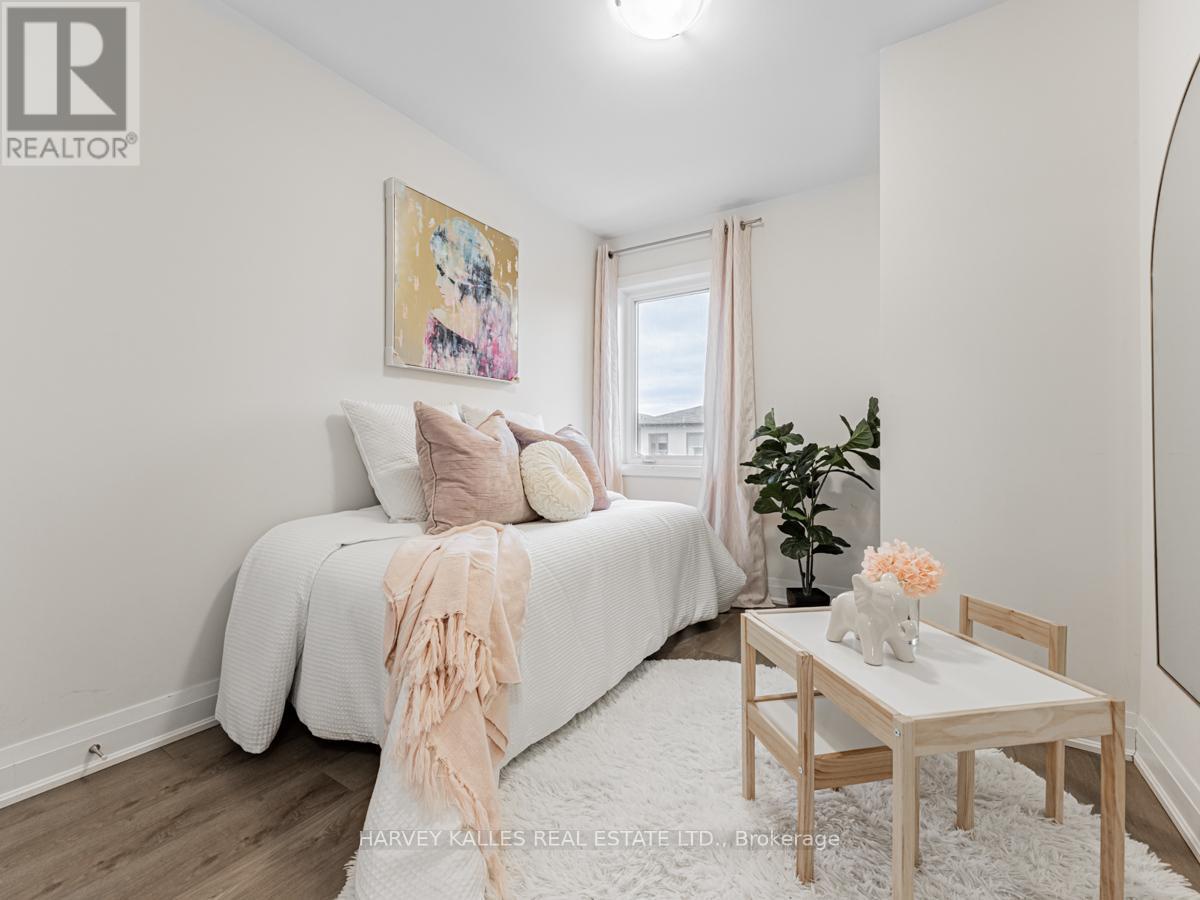 22 - 250 FINCH AVENUE