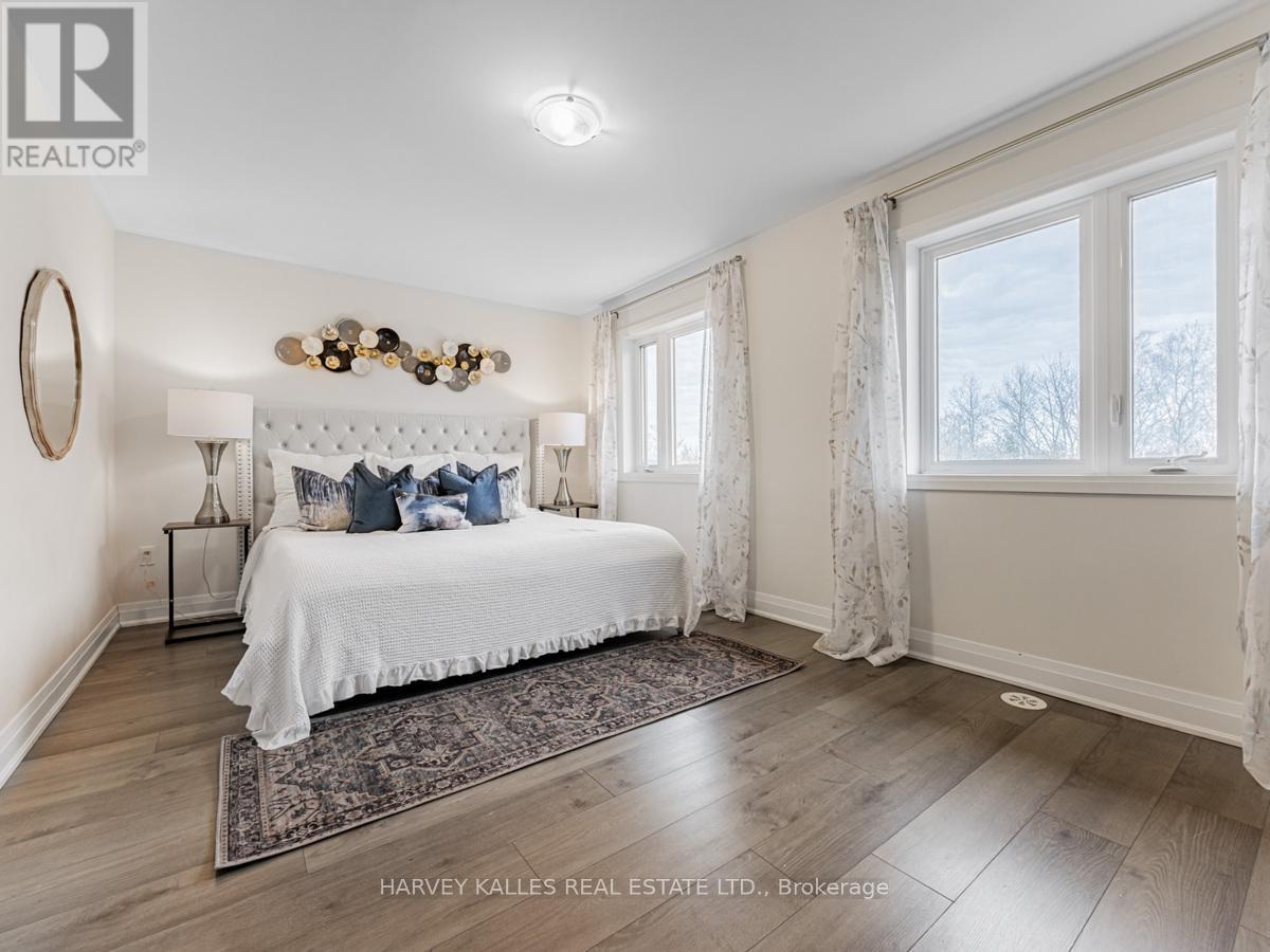 22 - 250 FINCH AVENUE
