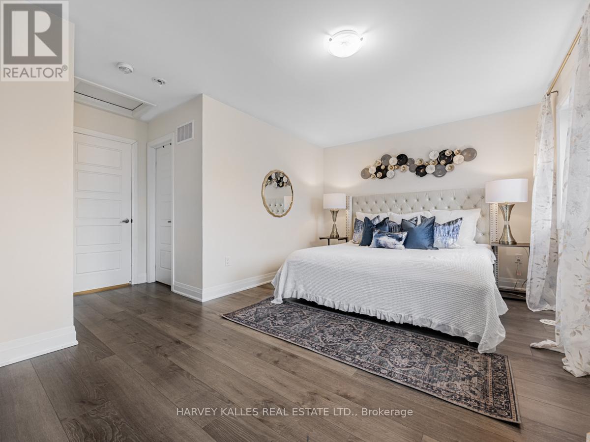 22 - 250 FINCH AVENUE