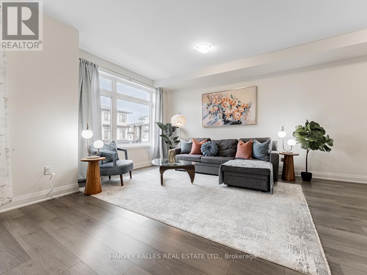22 - 250 FINCH AVENUE