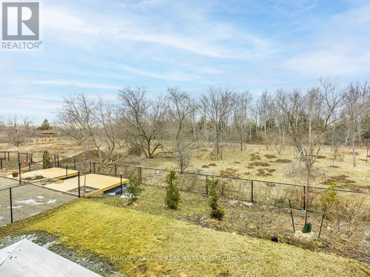 22 - 250 FINCH AVENUE