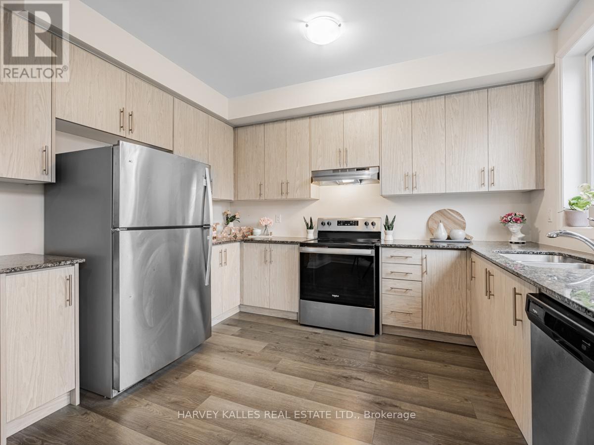 22 - 250 FINCH AVENUE