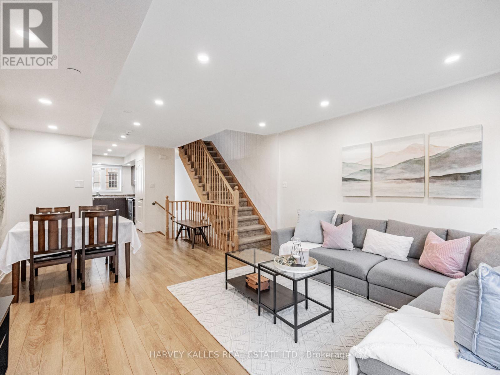 38 GLENSTAL PATH