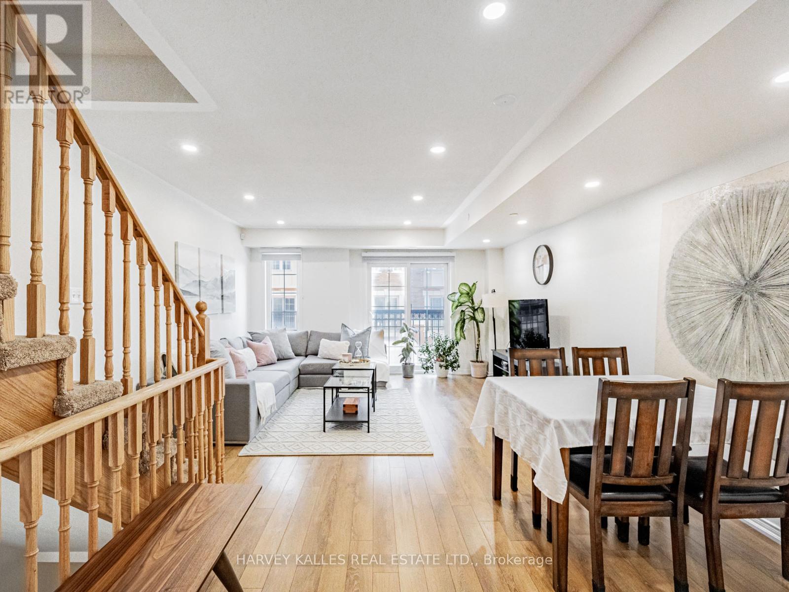 38 GLENSTAL PATH