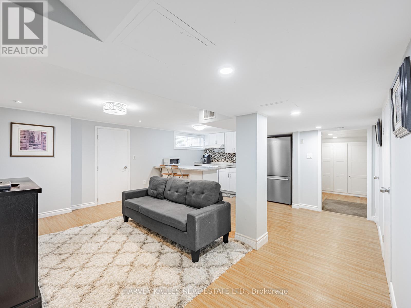 47 BASILDON CRESCENT