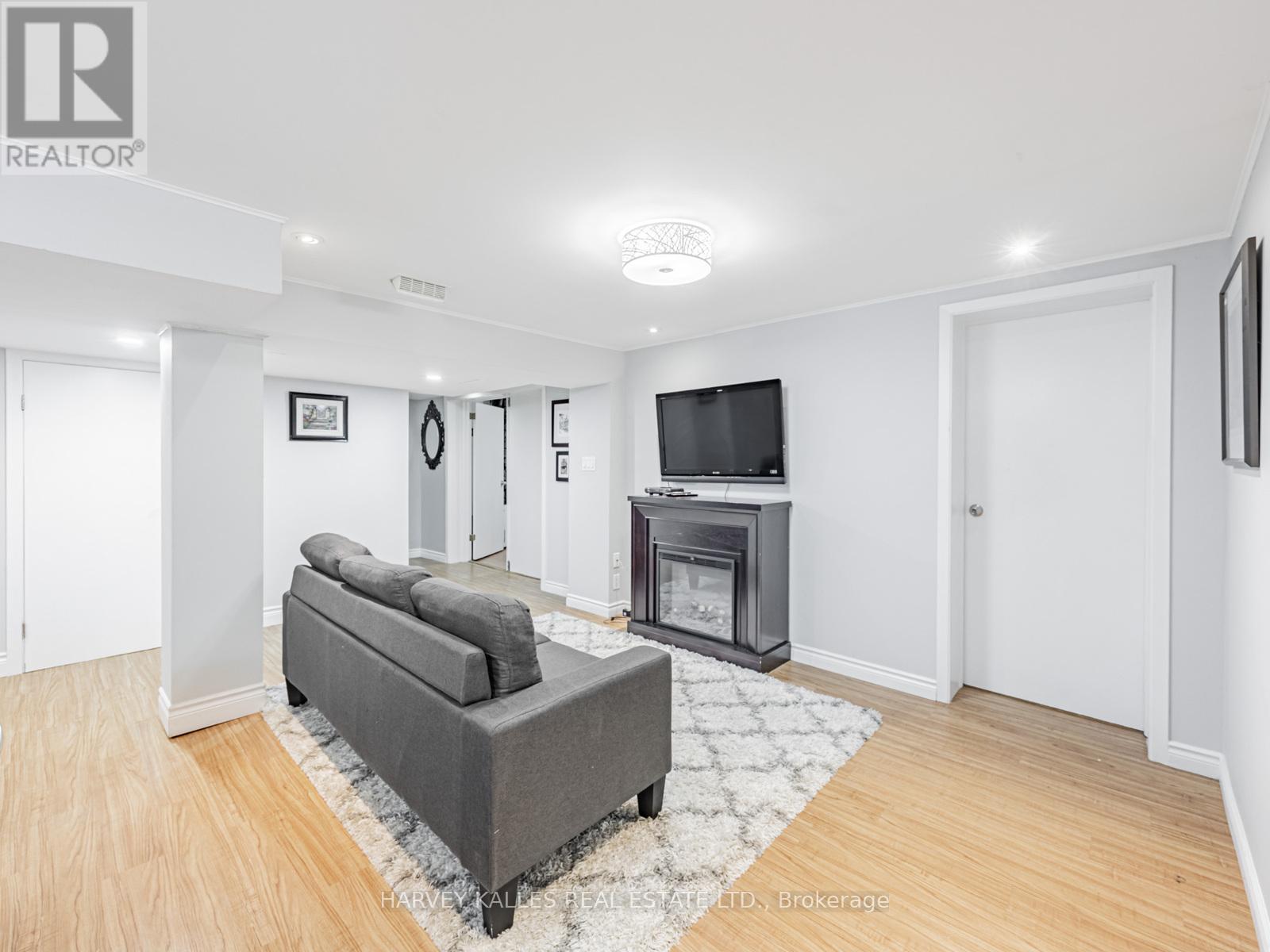 47 BASILDON CRESCENT