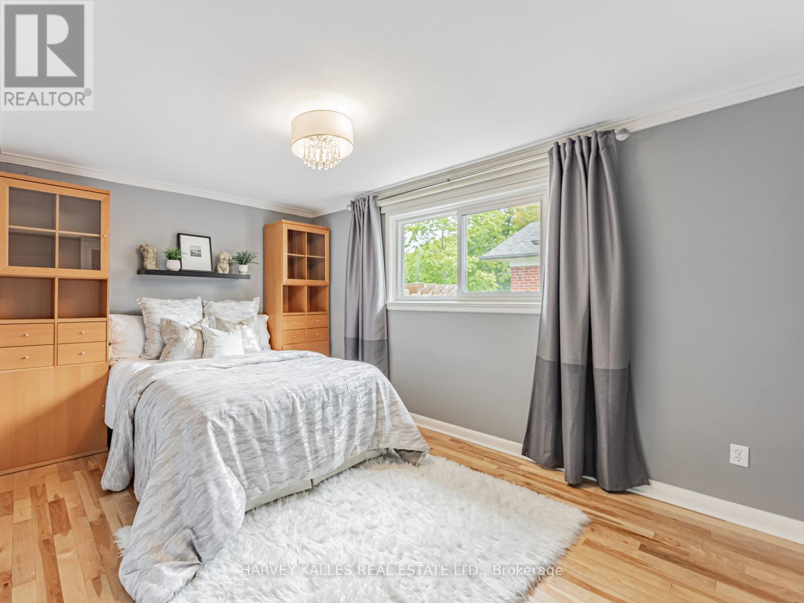 47 BASILDON CRESCENT