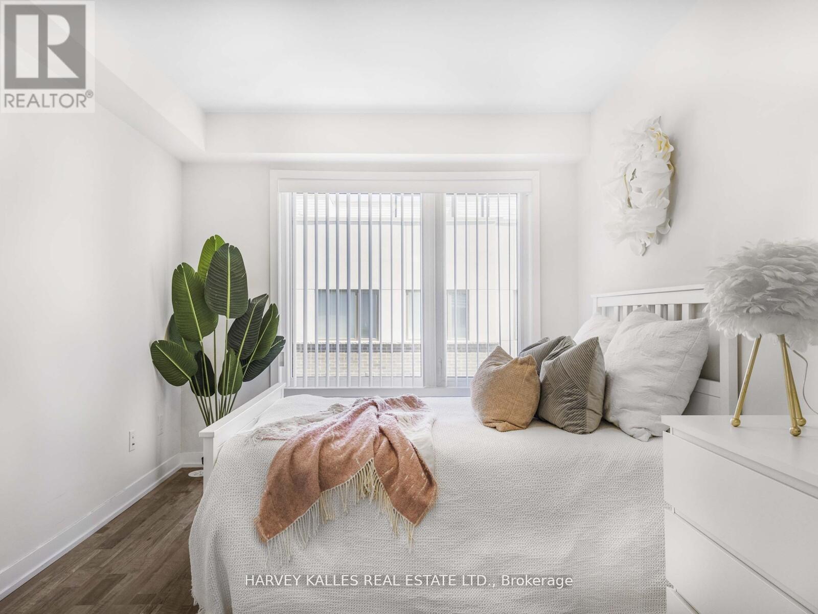 404 - 1460 WHITES ROAD