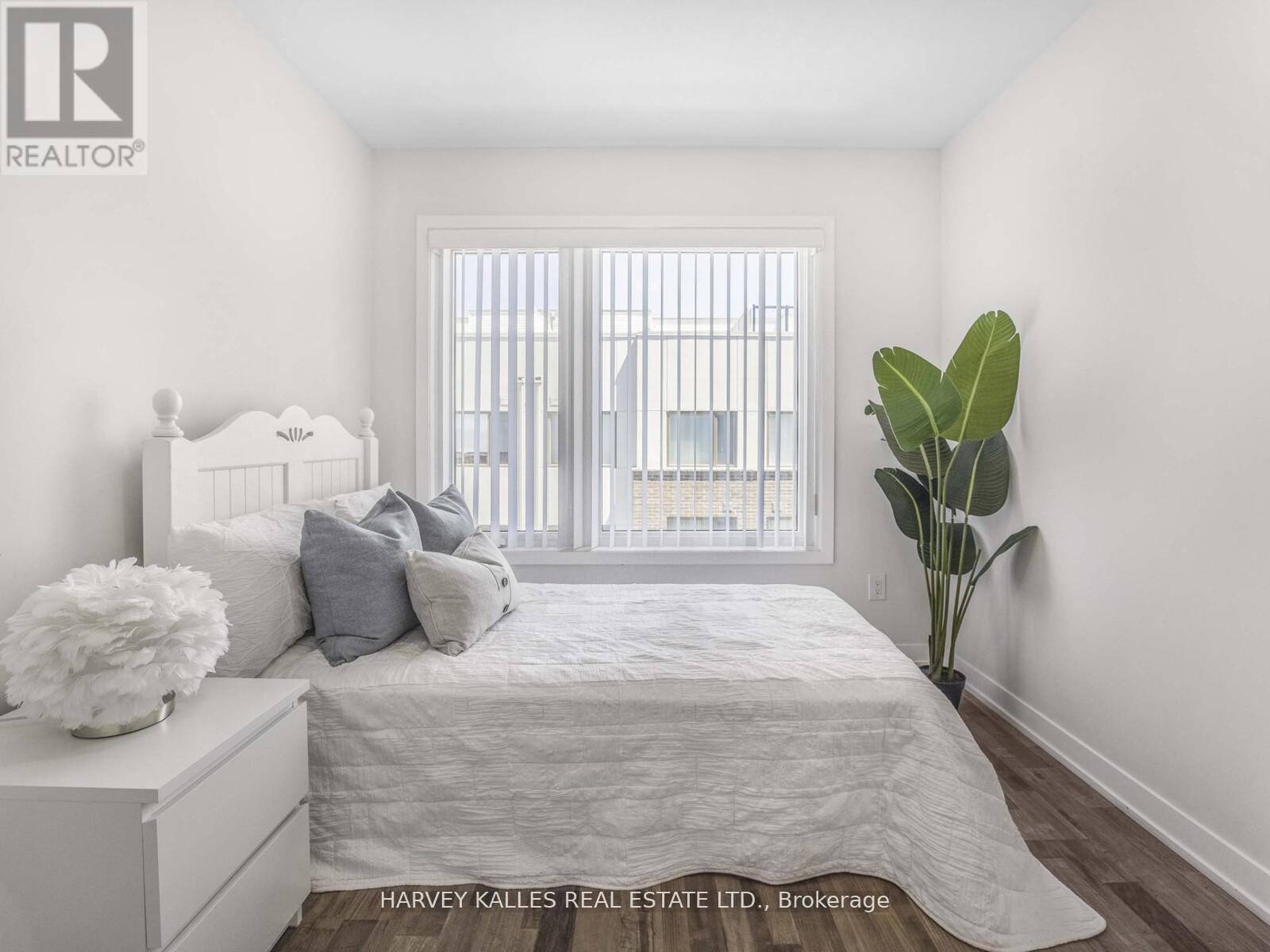 404 - 1460 WHITES ROAD