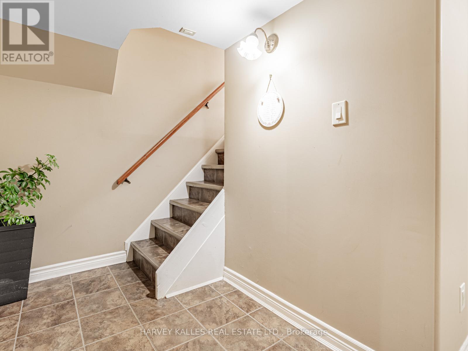 34 TAUNTON ROAD W
