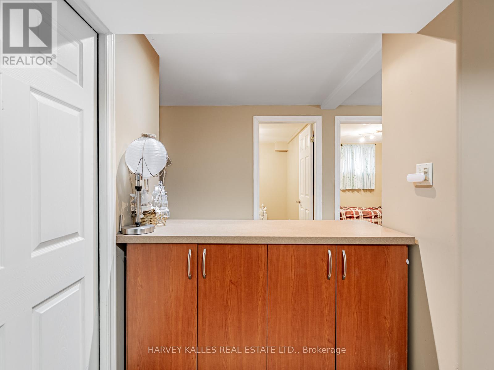 34 TAUNTON ROAD W