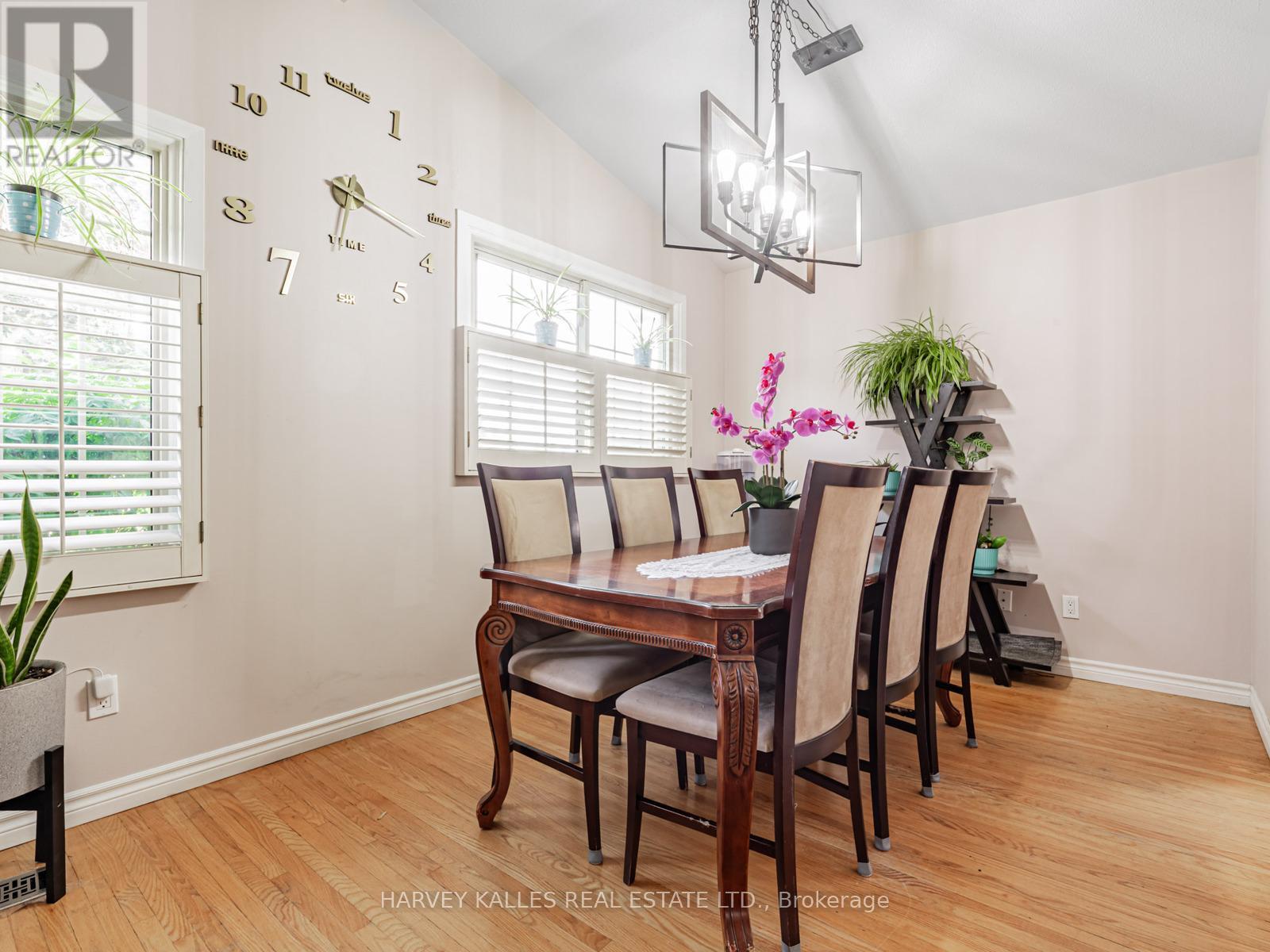 34 TAUNTON ROAD W