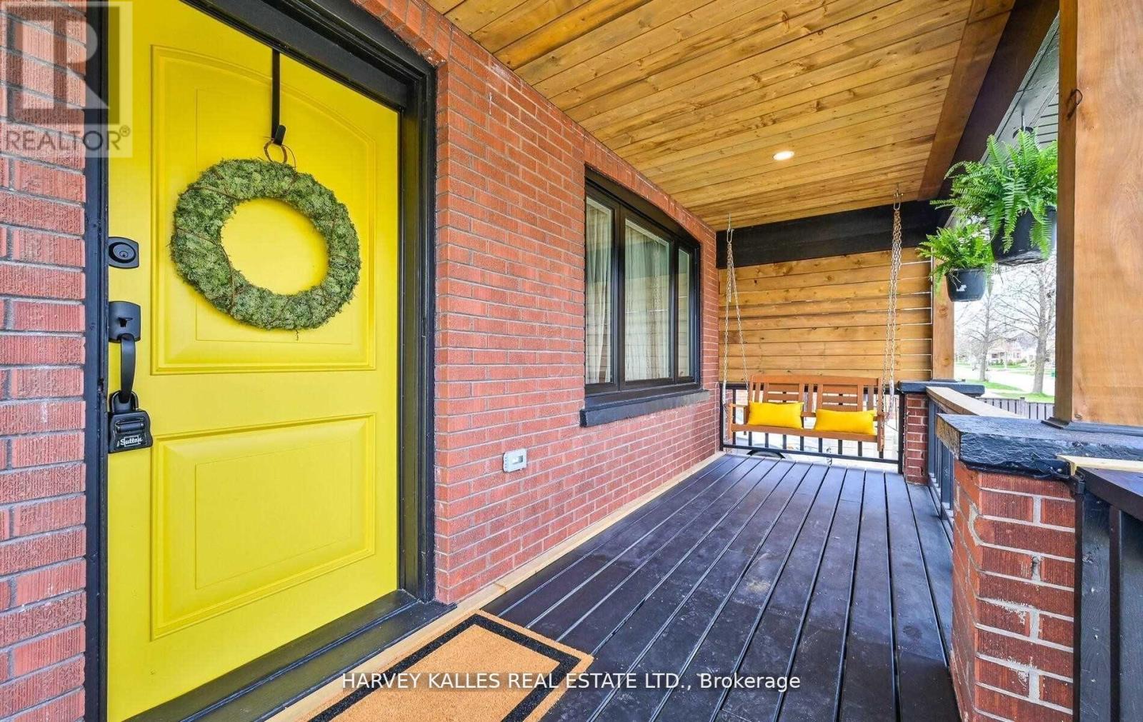 262 OSHAWA BOULEVARD S