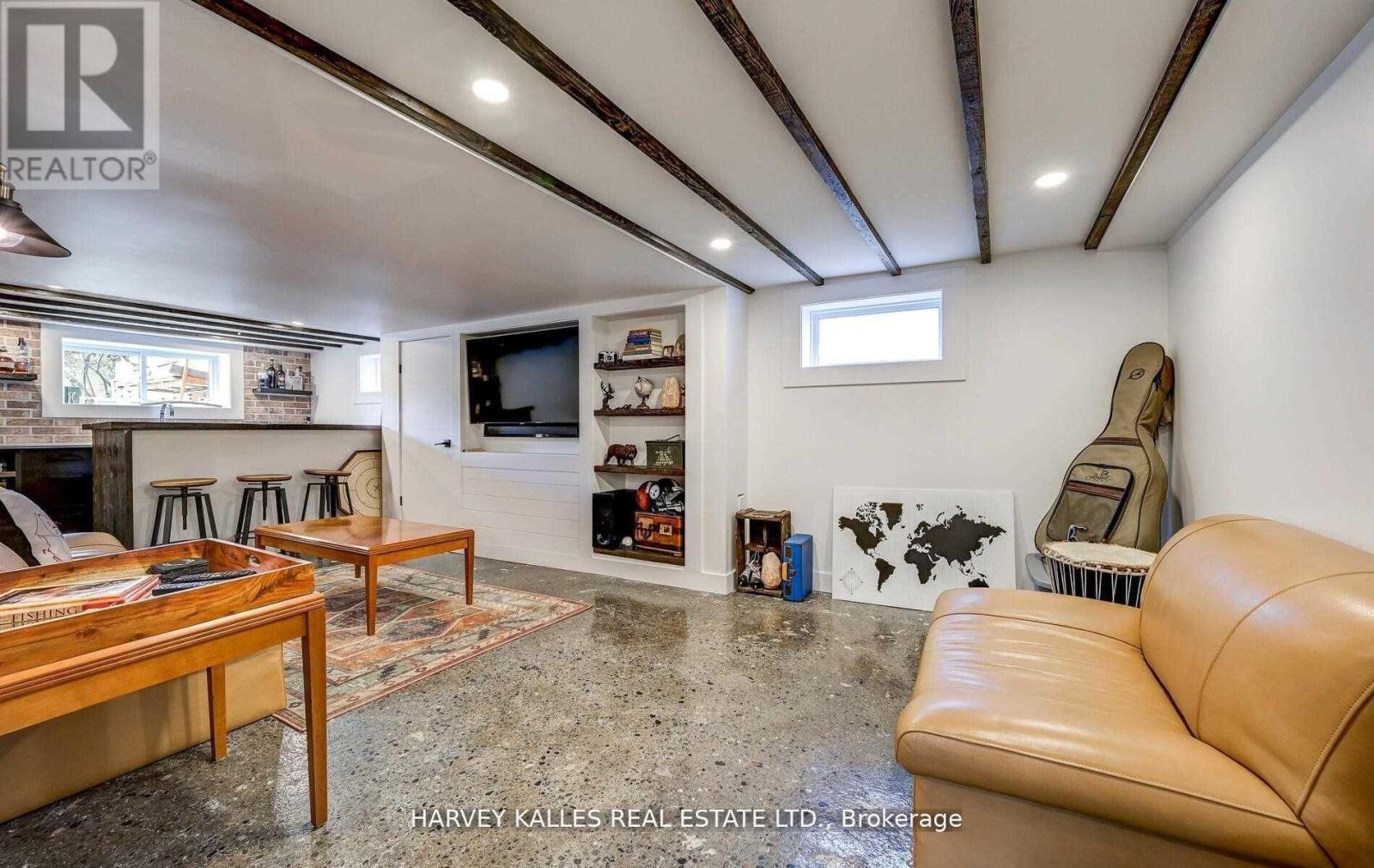 262 OSHAWA BOULEVARD S