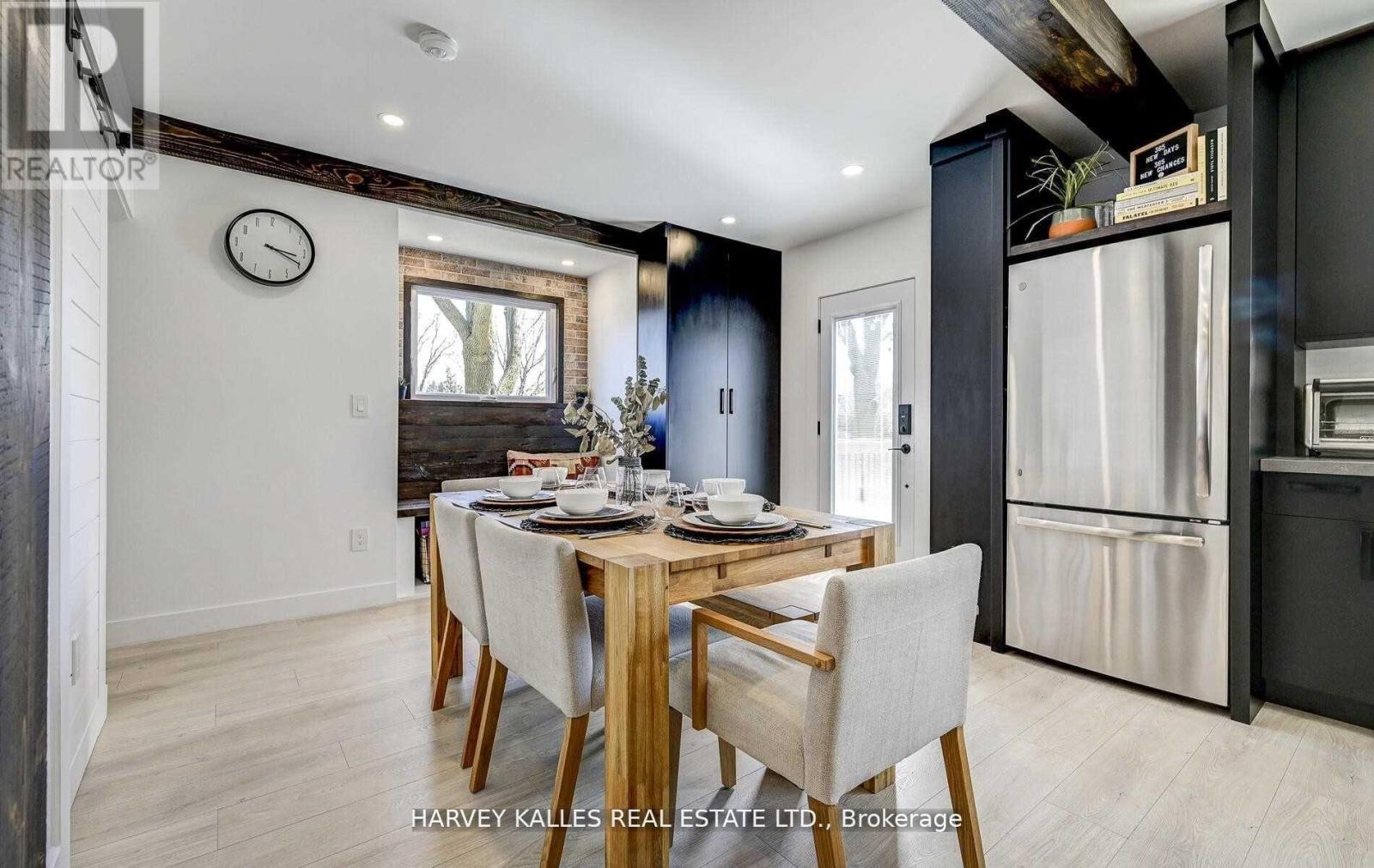 262 OSHAWA BOULEVARD S