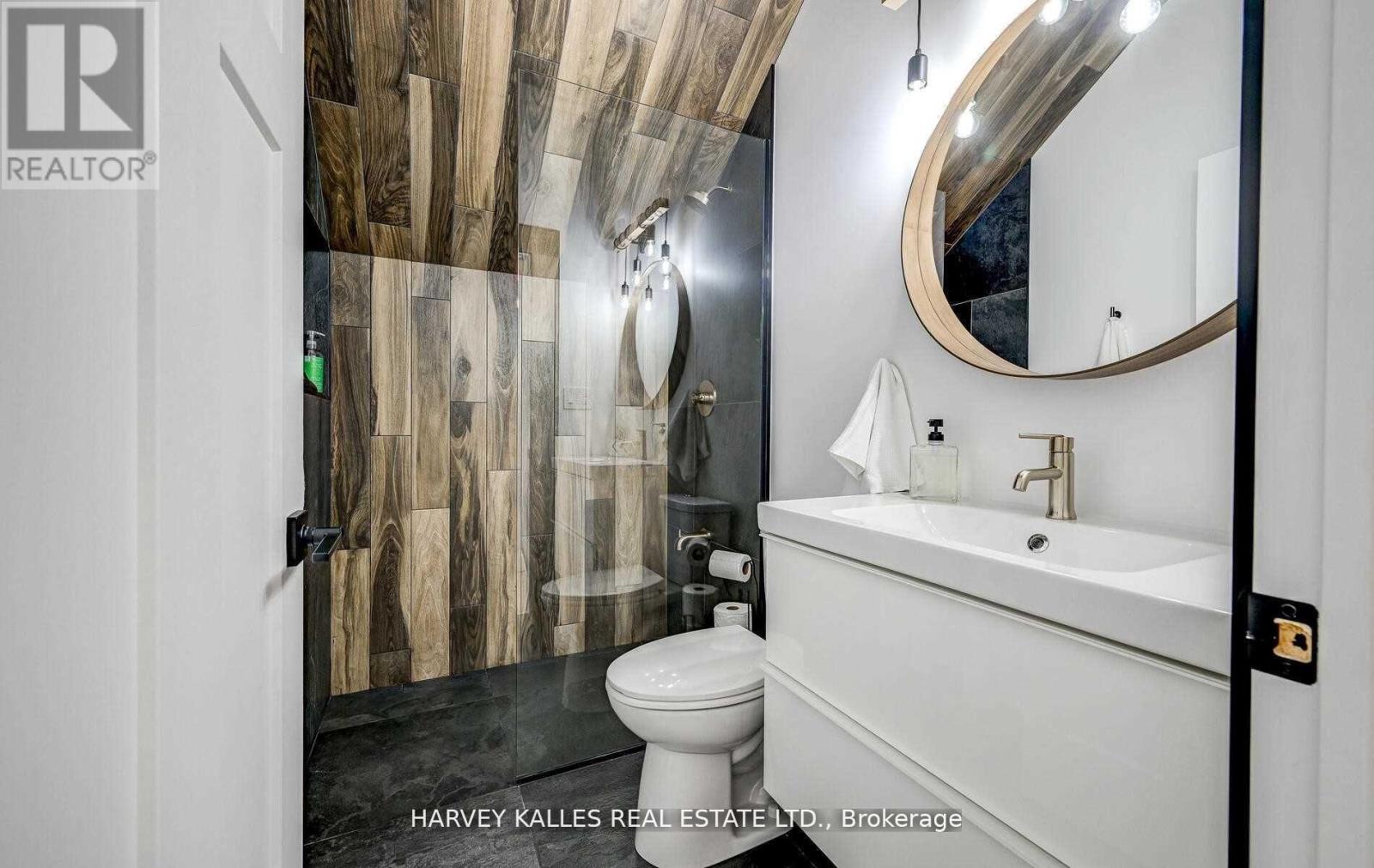 262 OSHAWA BOULEVARD S