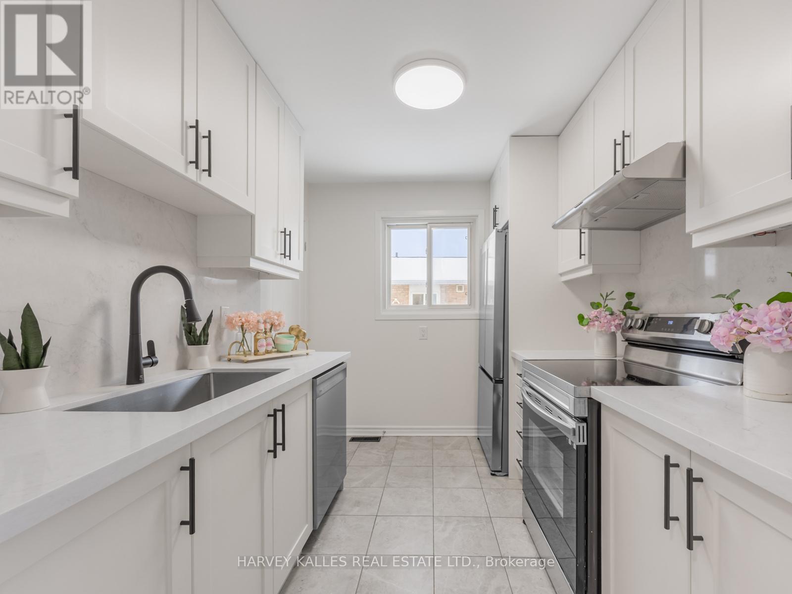 47 SNOWBALL CRESCENT