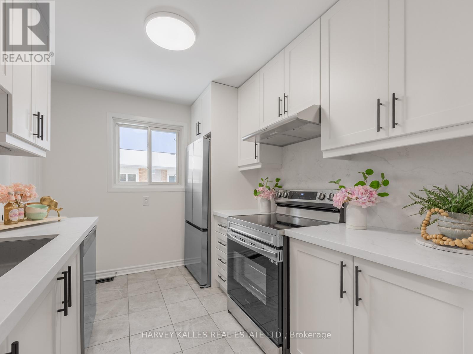 47 SNOWBALL CRESCENT