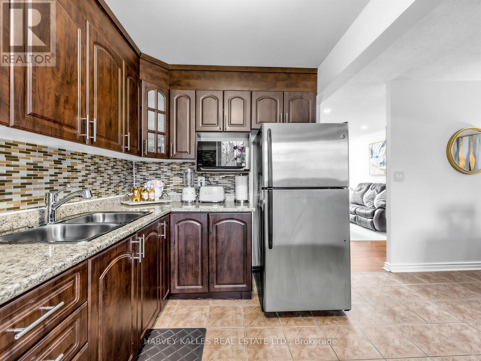 155 - 25 COLLINSGROVE ROAD
