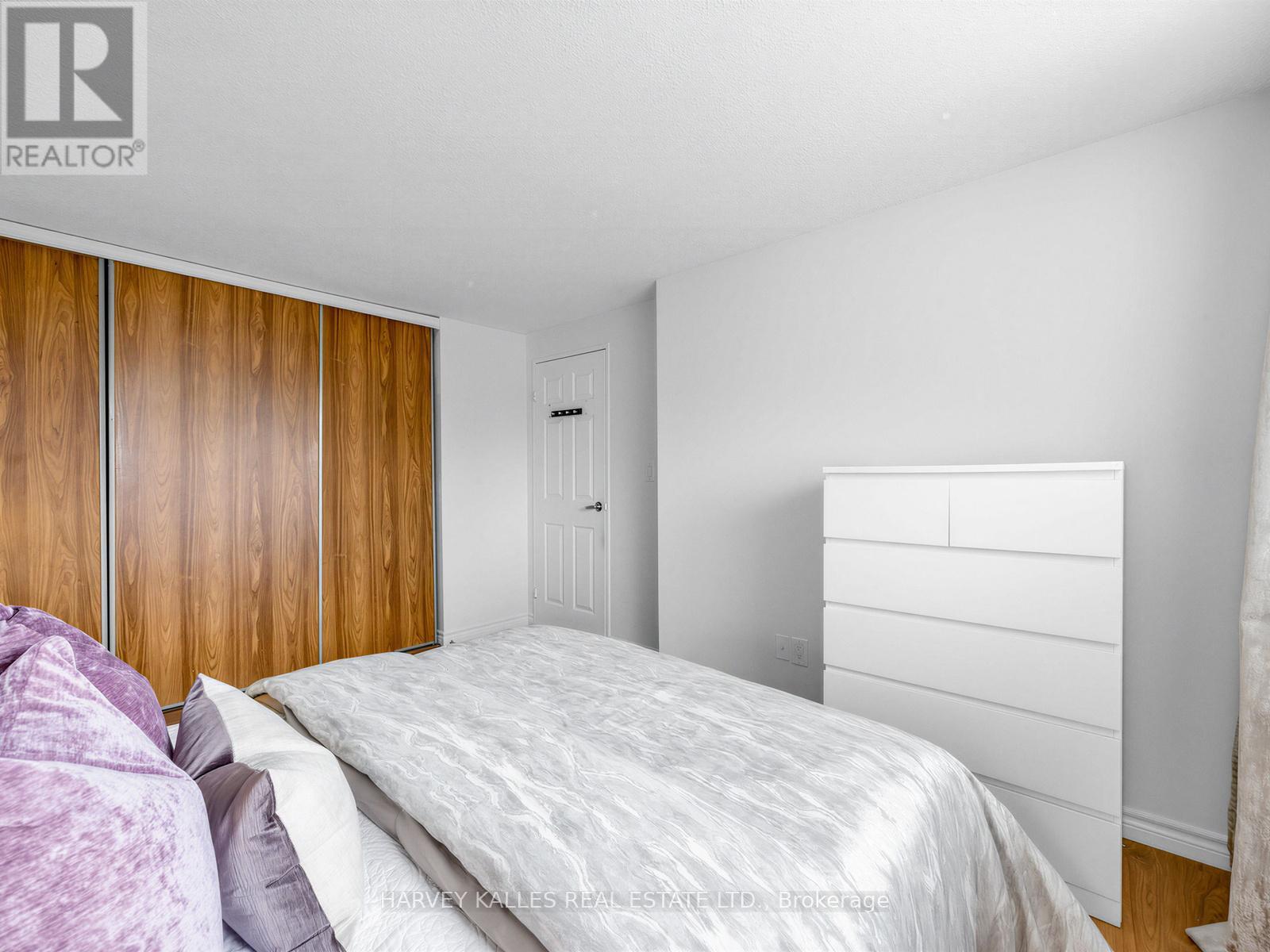 155 - 25 COLLINSGROVE ROAD