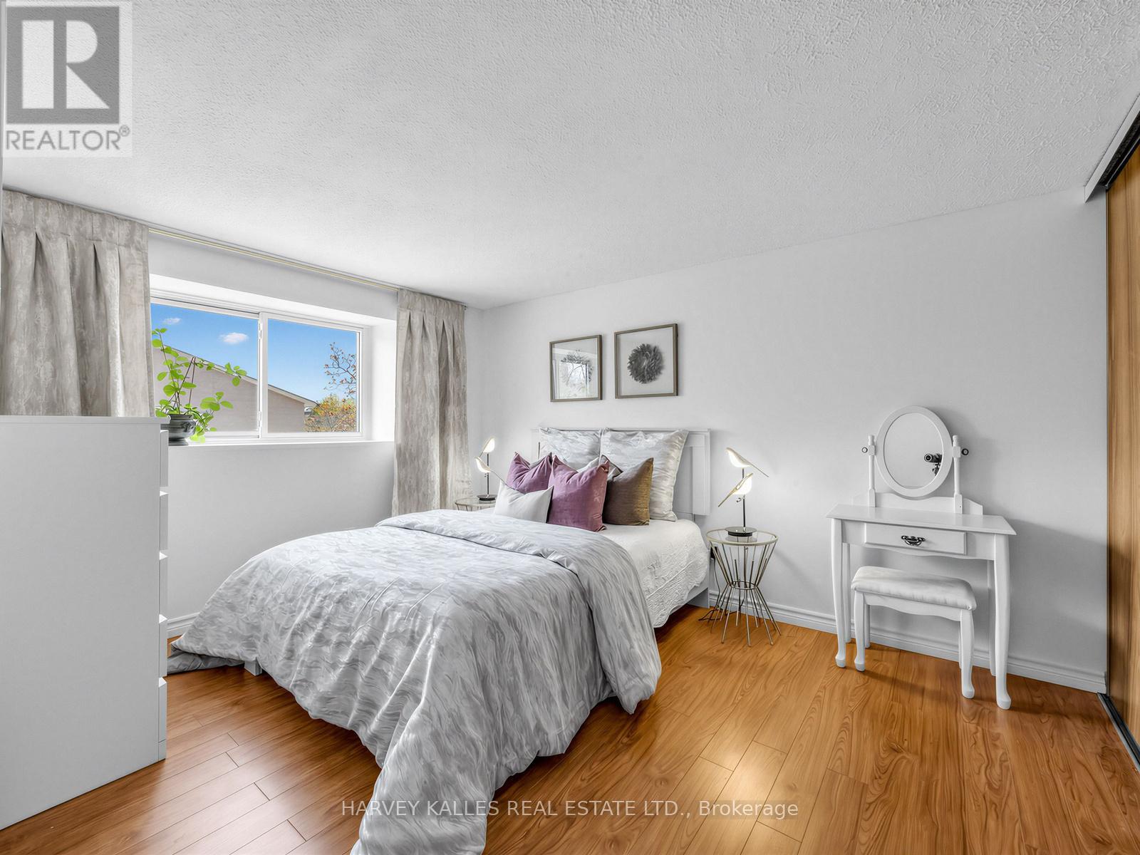 155 - 25 COLLINSGROVE ROAD