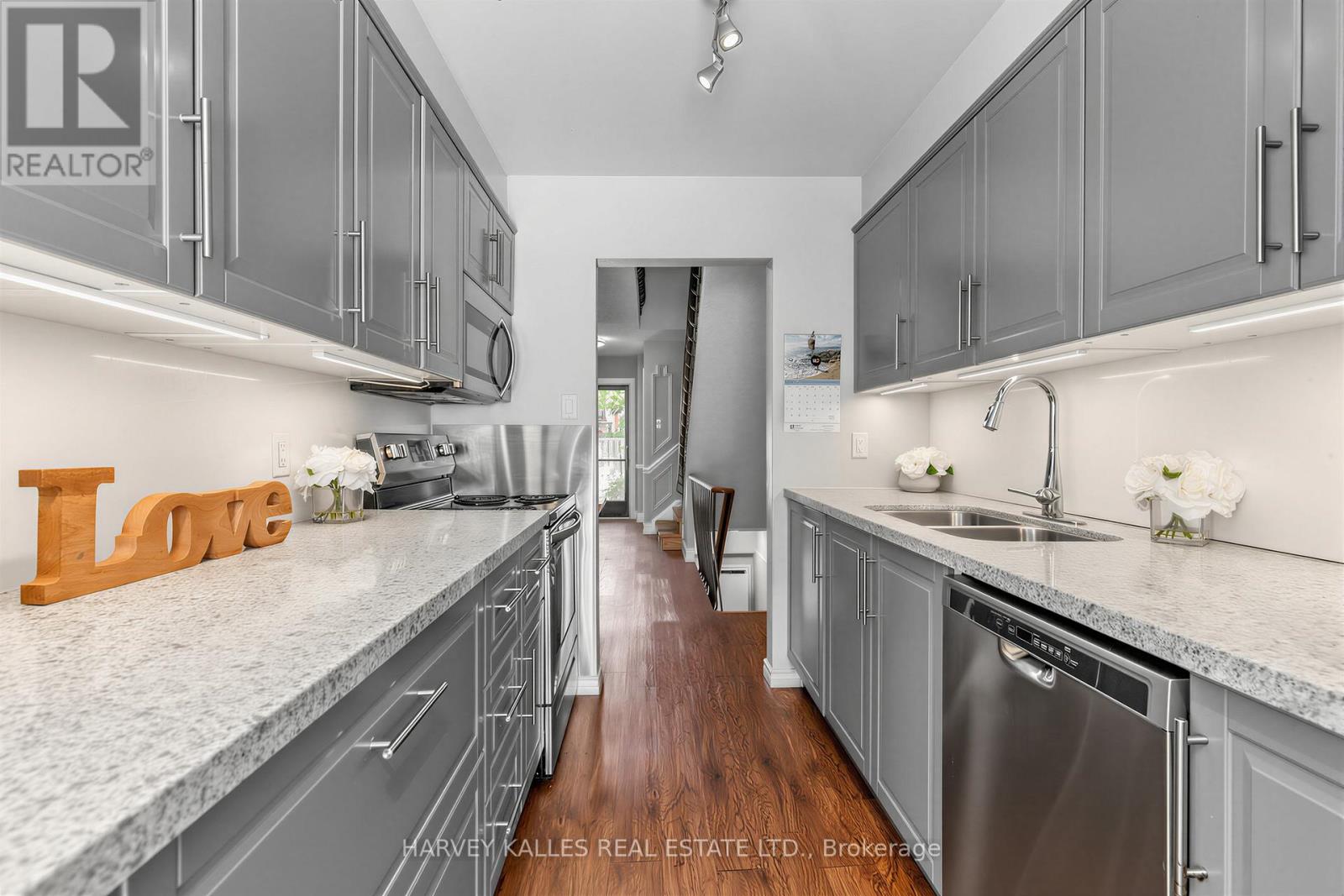 2 - 1180 SANDHURST CIRCLE
