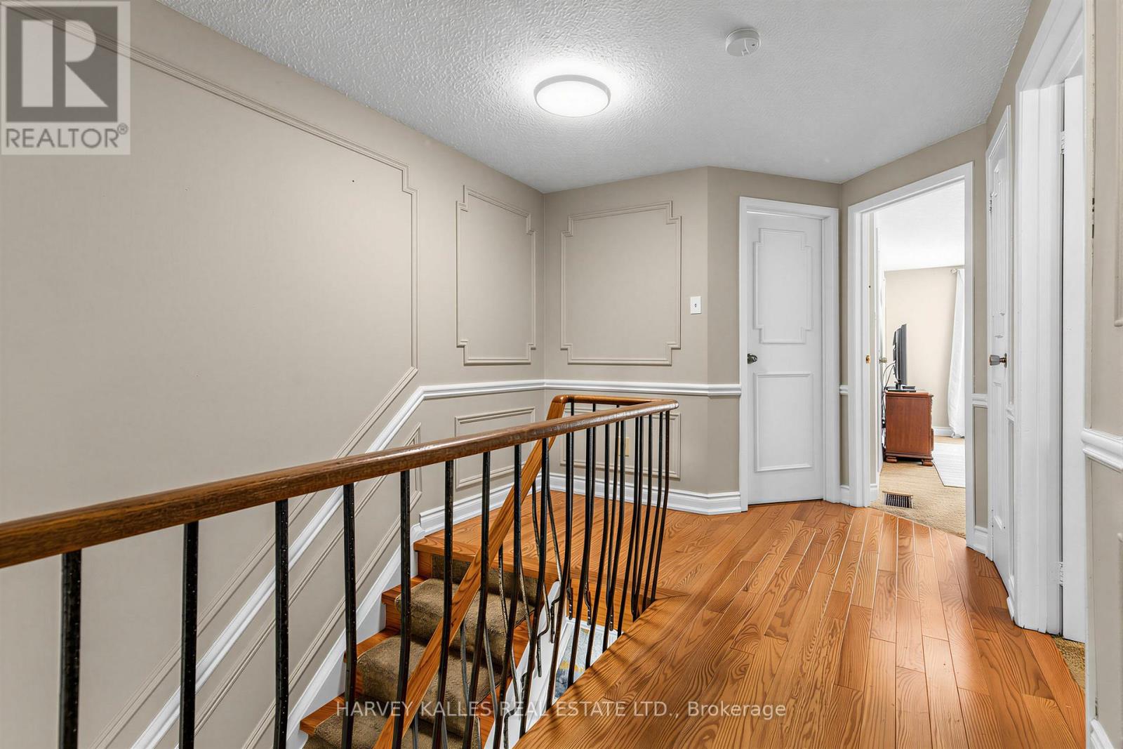 2 - 1180 SANDHURST CIRCLE