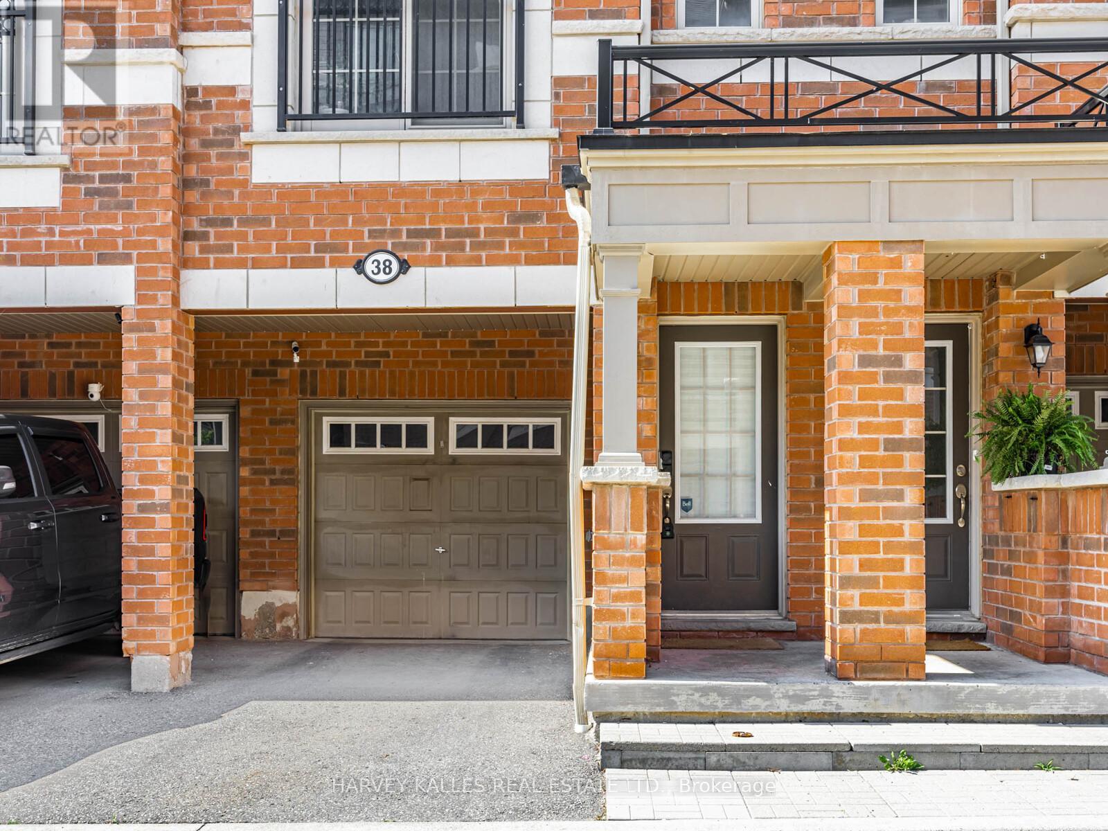 38 GLENSTAL PATH