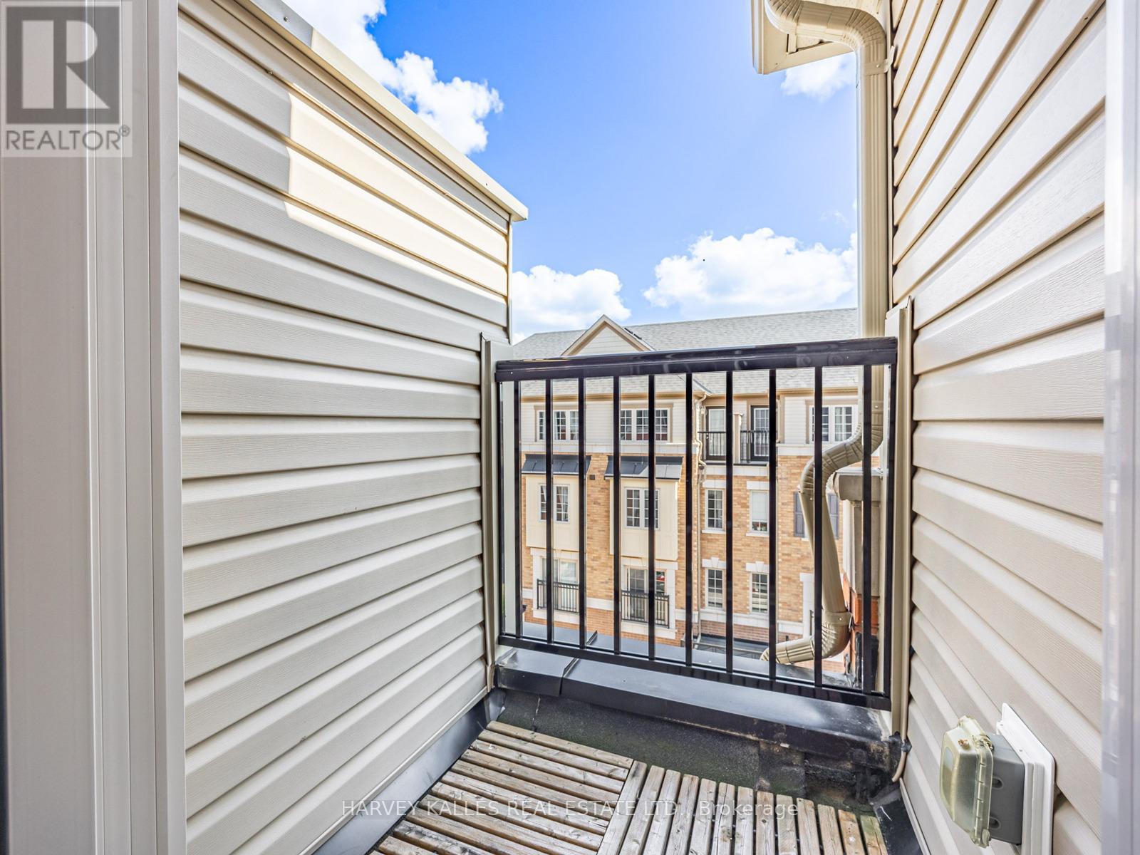 38 GLENSTAL PATH