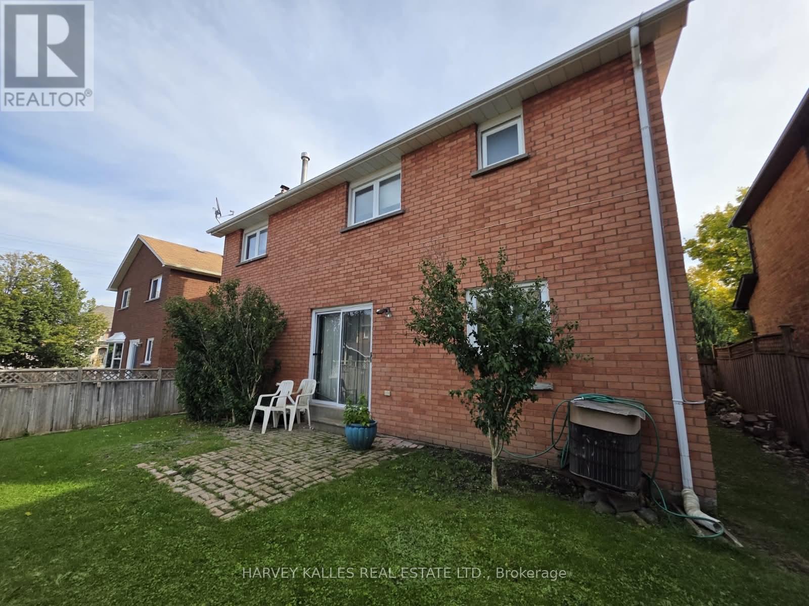 1627 RAYLEEN CRESCENT