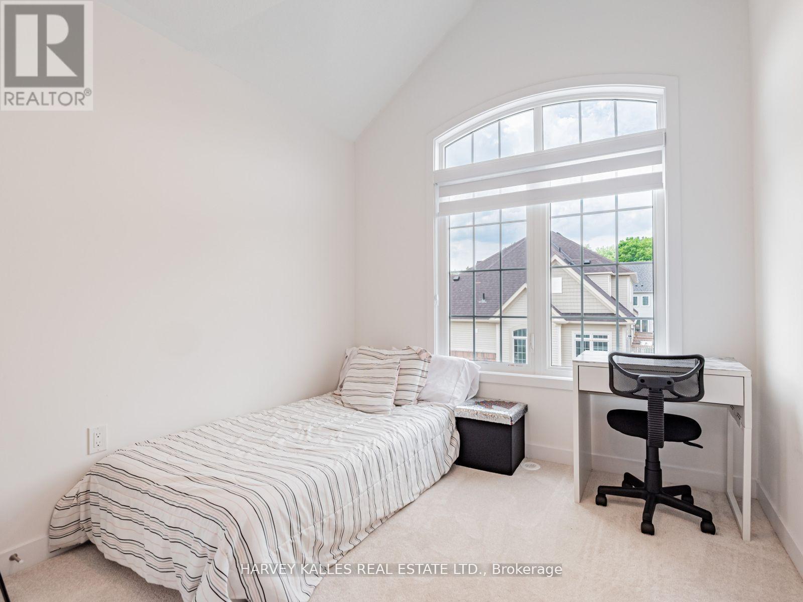 104 LYALL STOKES CIRCLE